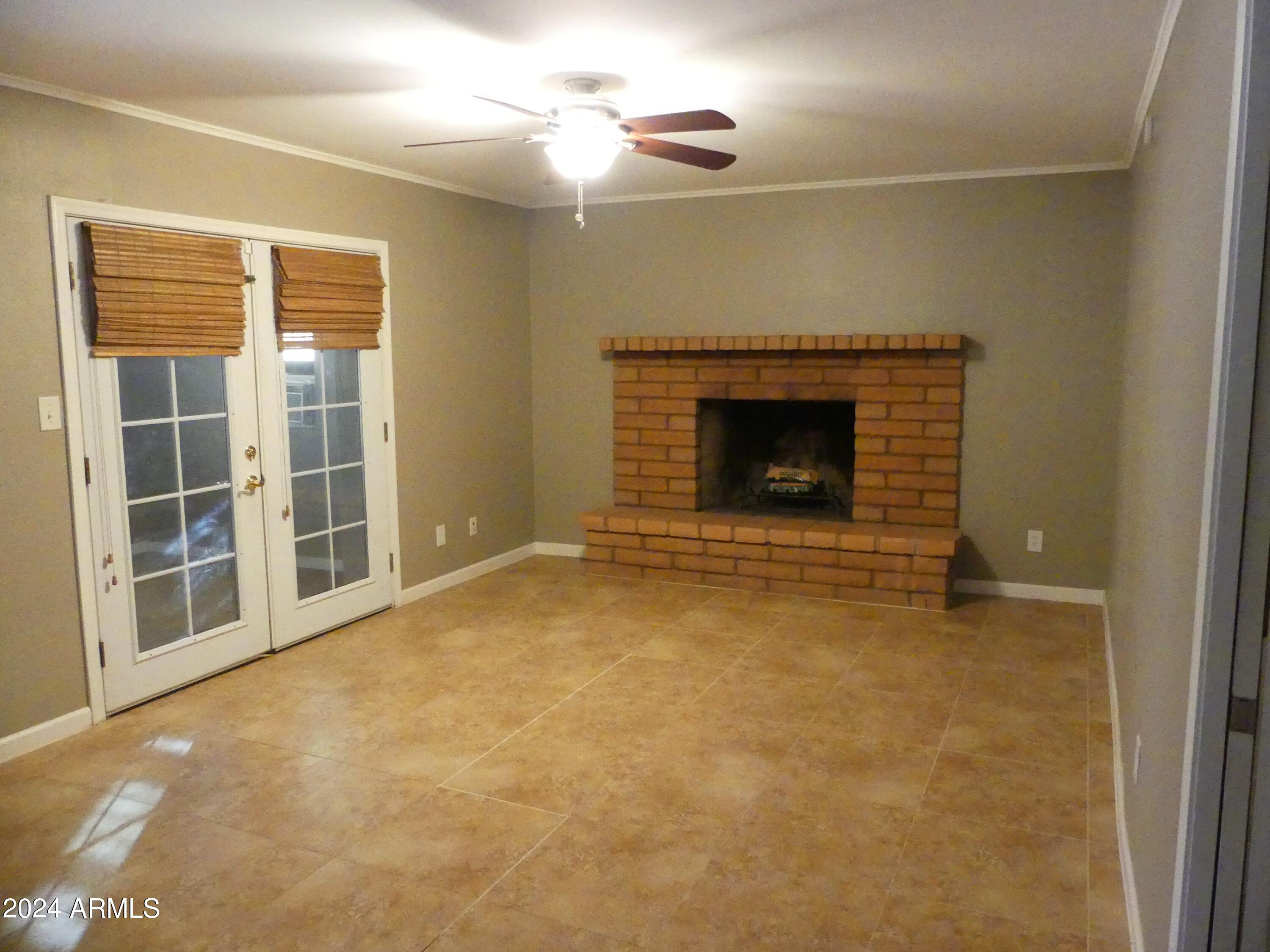 1245 W MENDOZA Avenue