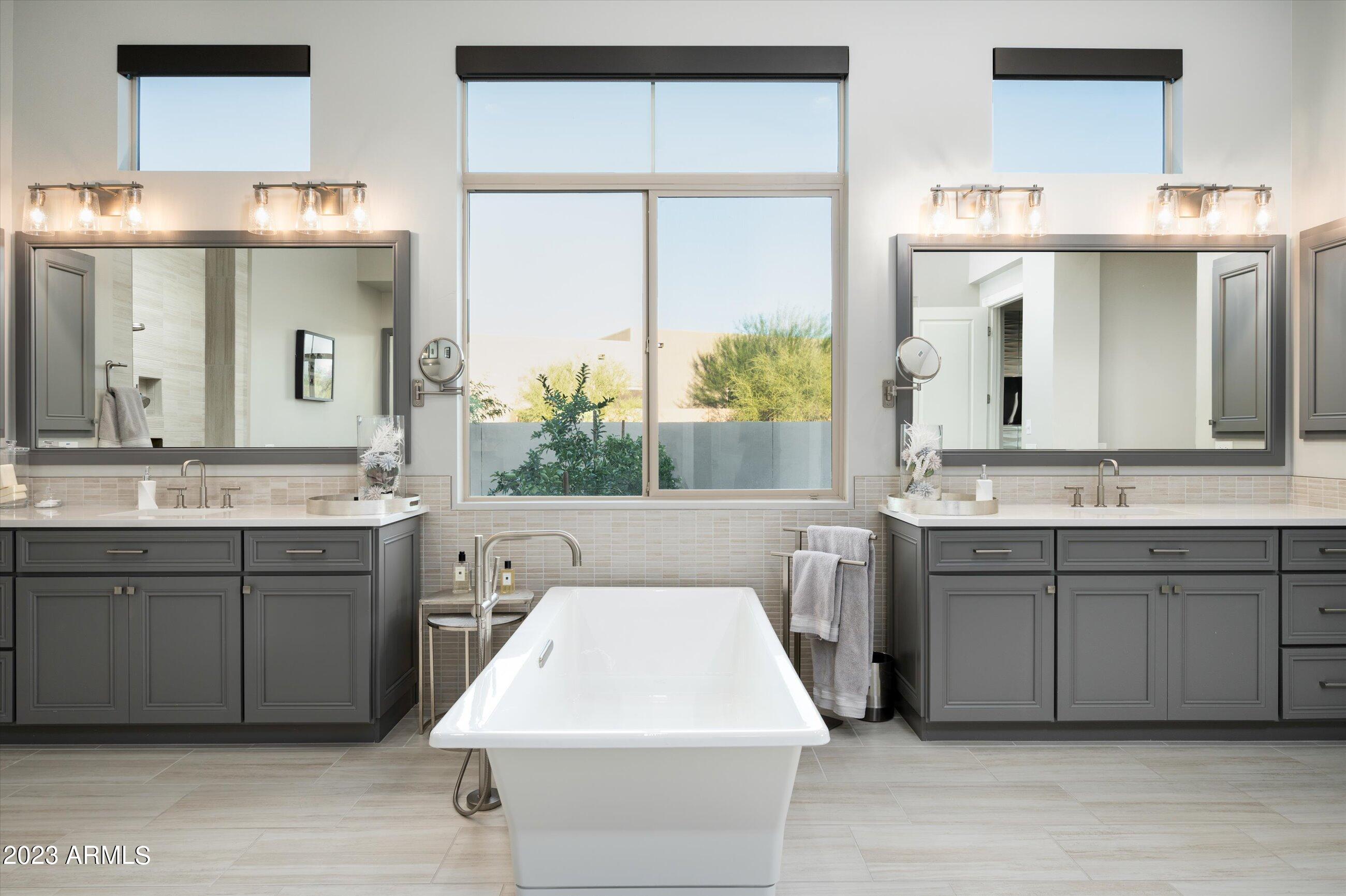 8513 E EAGLE CLAW Drive