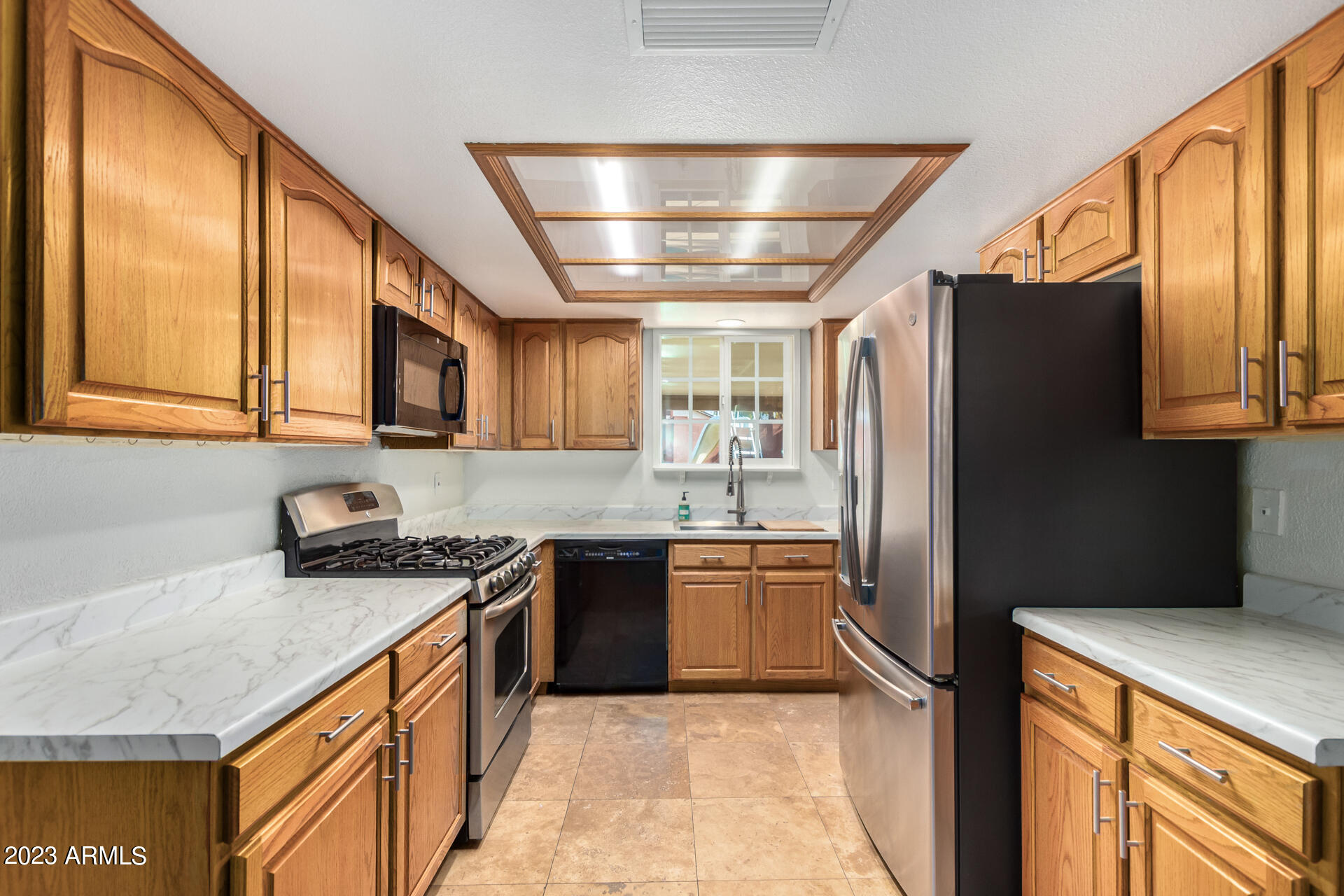 1138 E 9TH Place