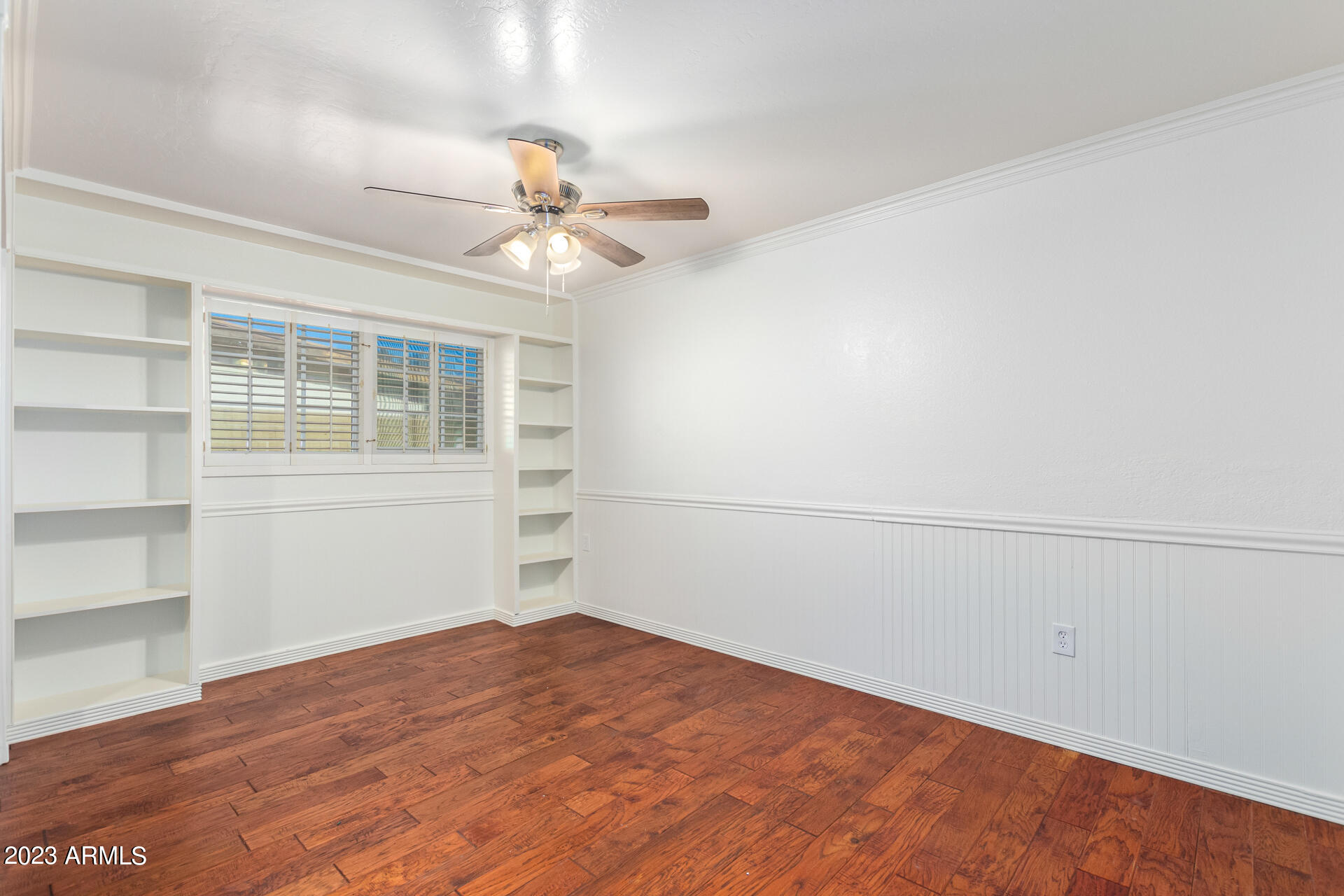1138 E 9TH Place