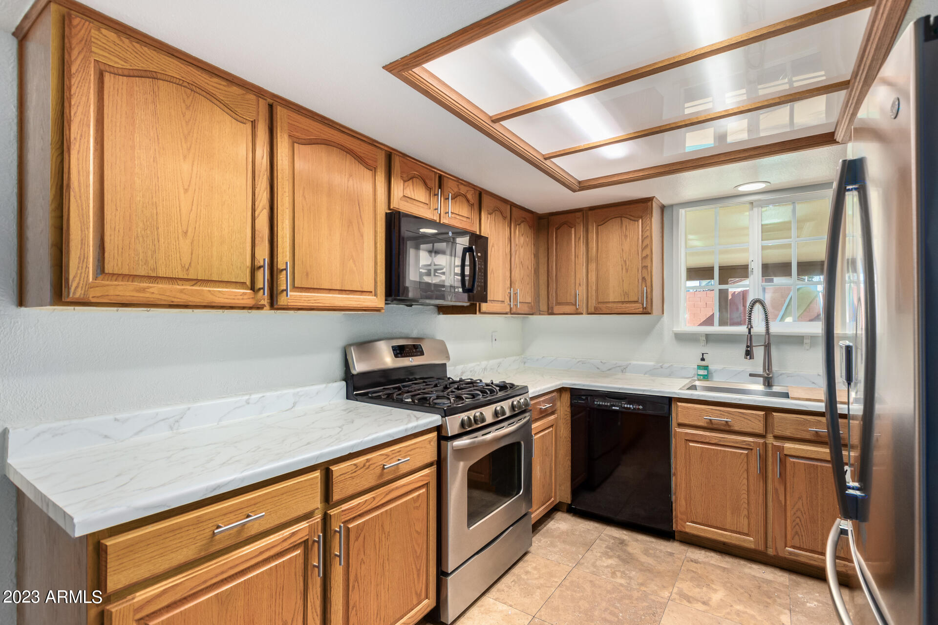 1138 E 9TH Place