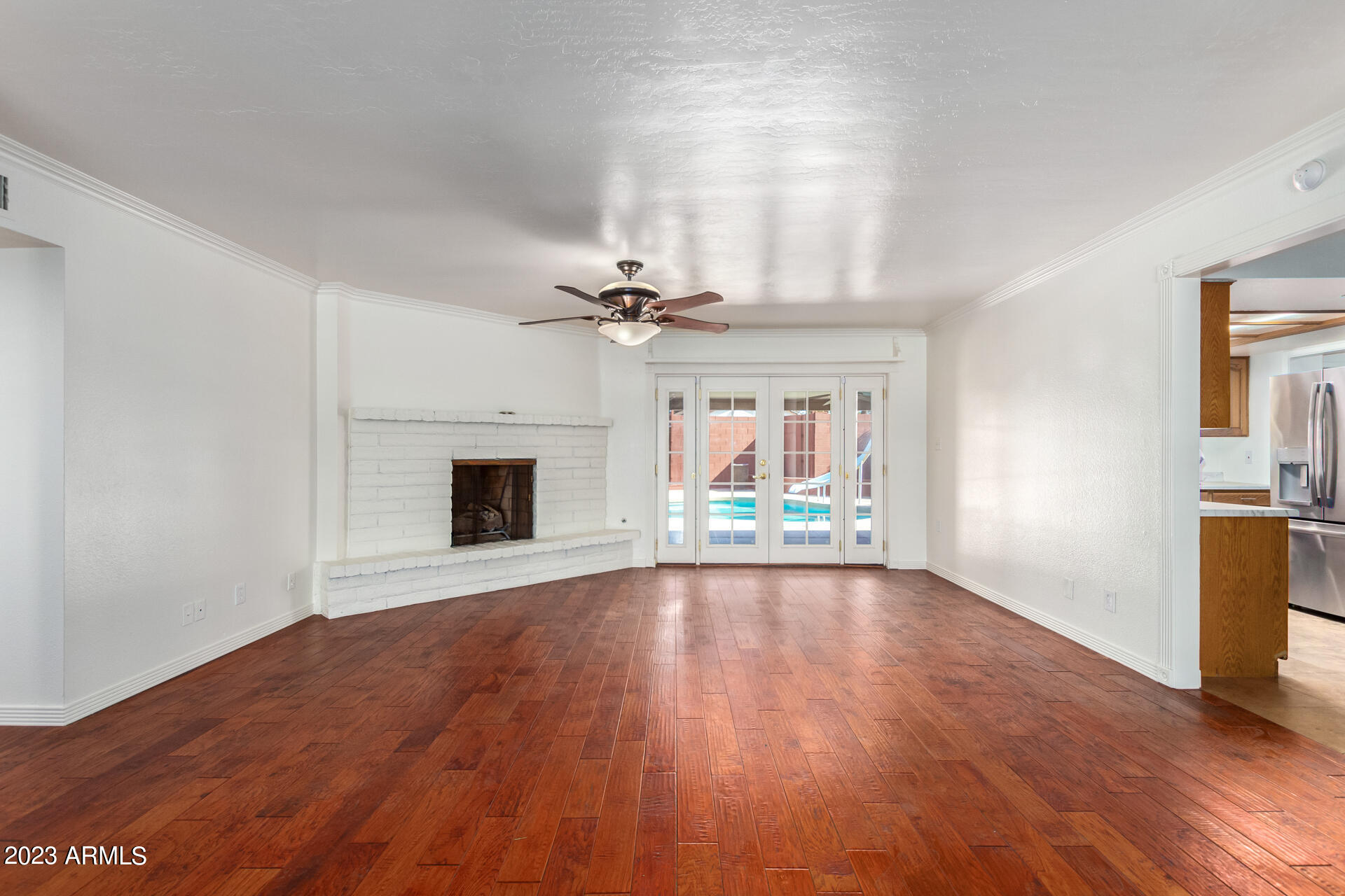 1138 E 9TH Place