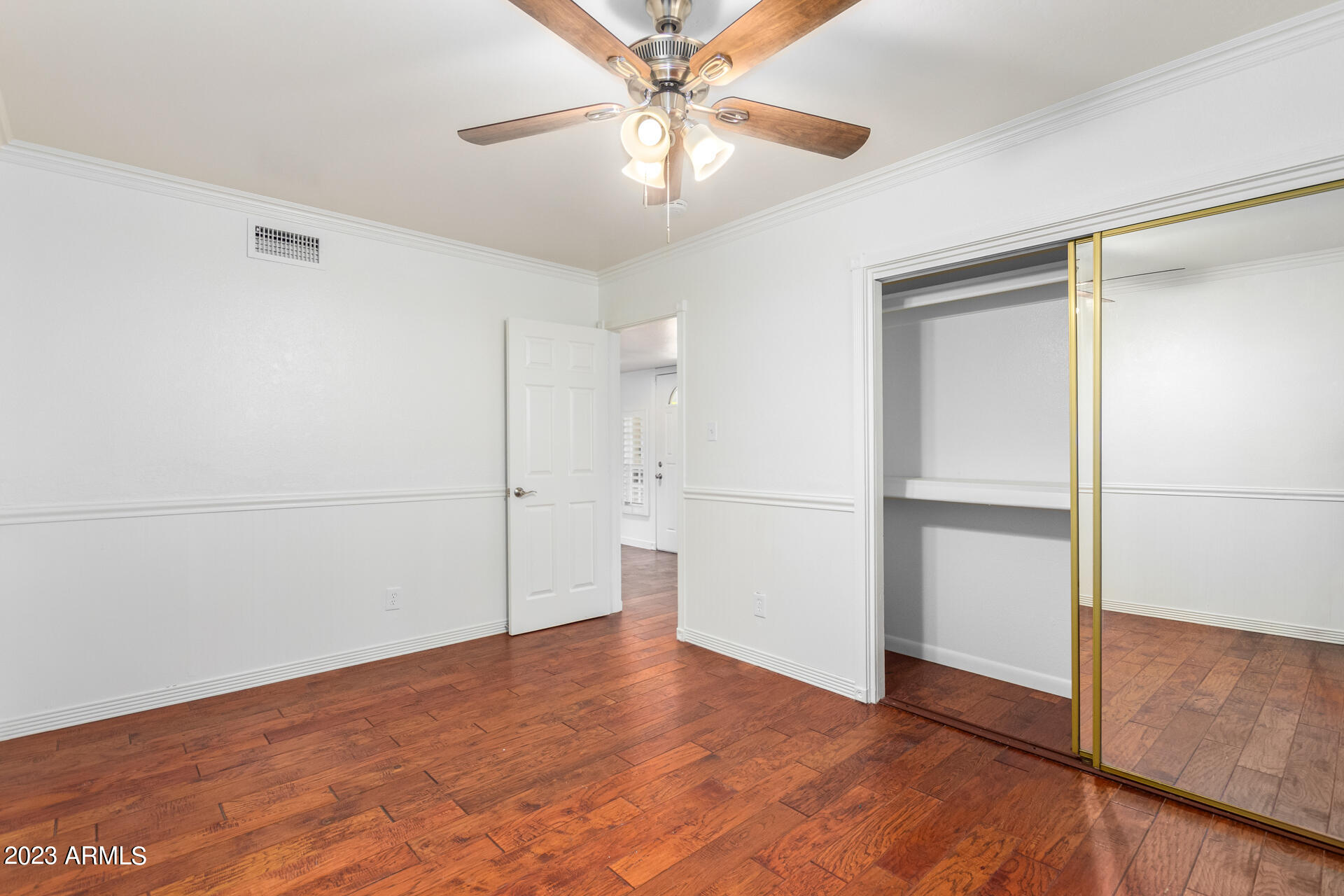 1138 E 9TH Place