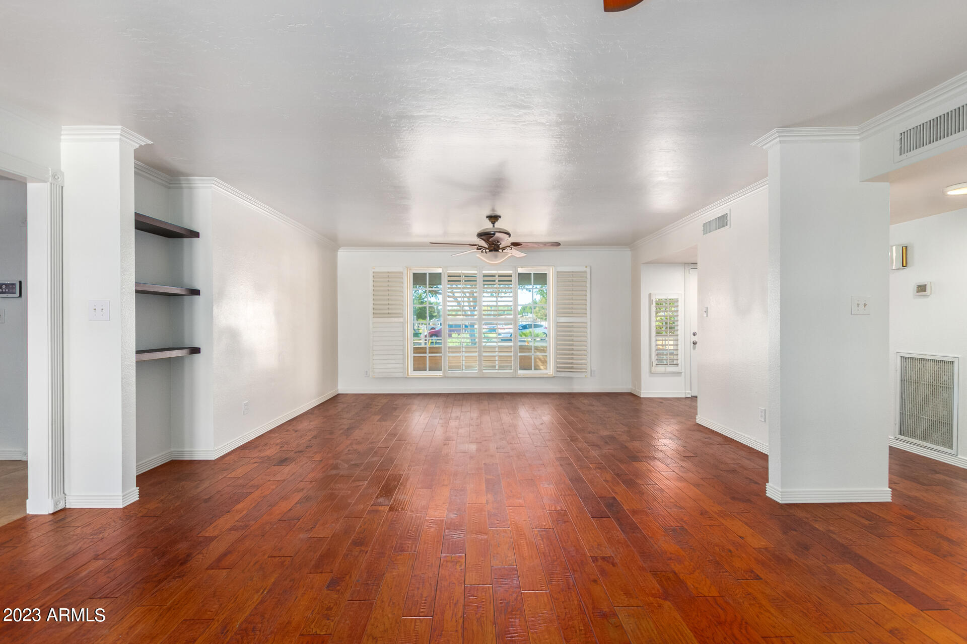 1138 E 9TH Place