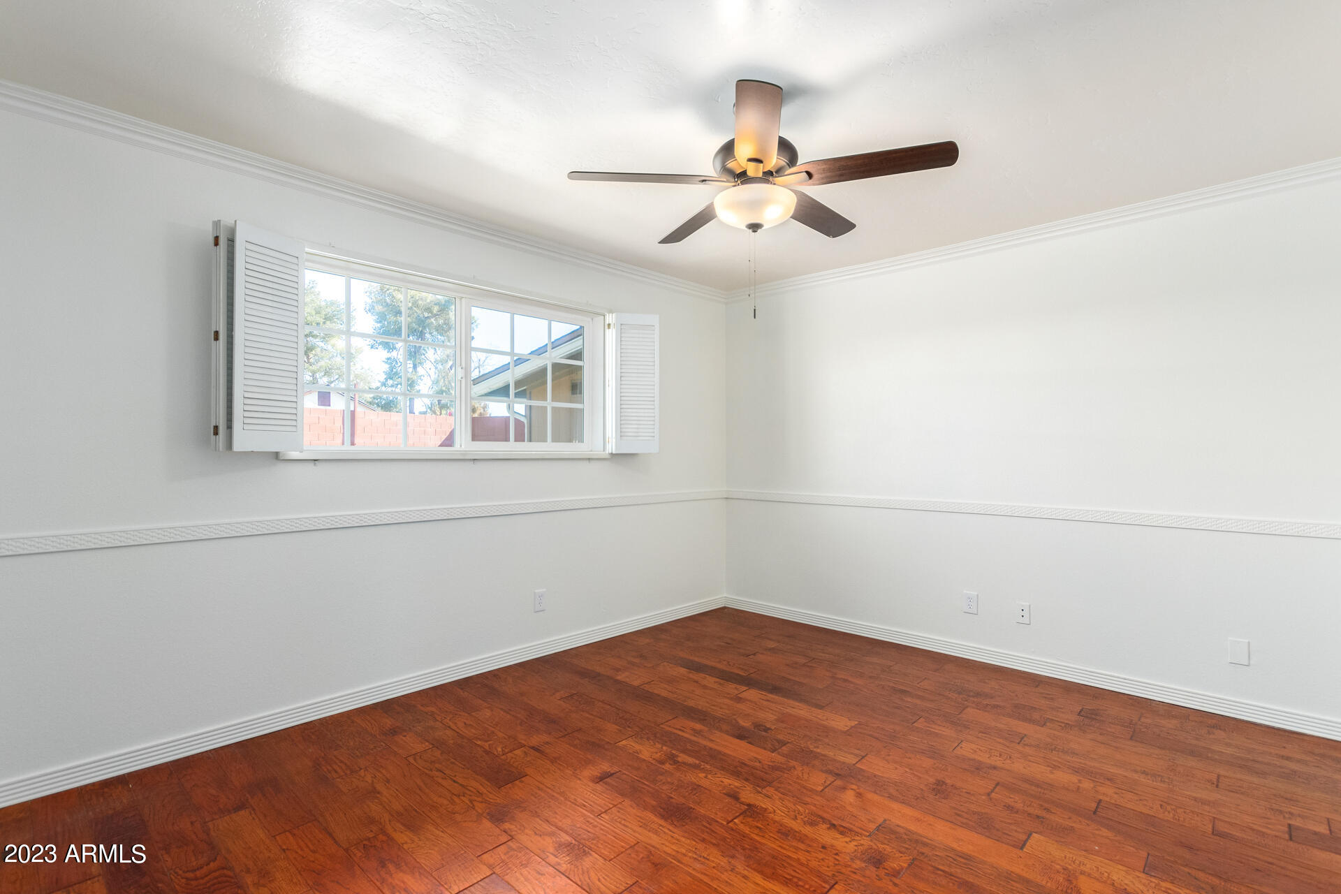 1138 E 9TH Place