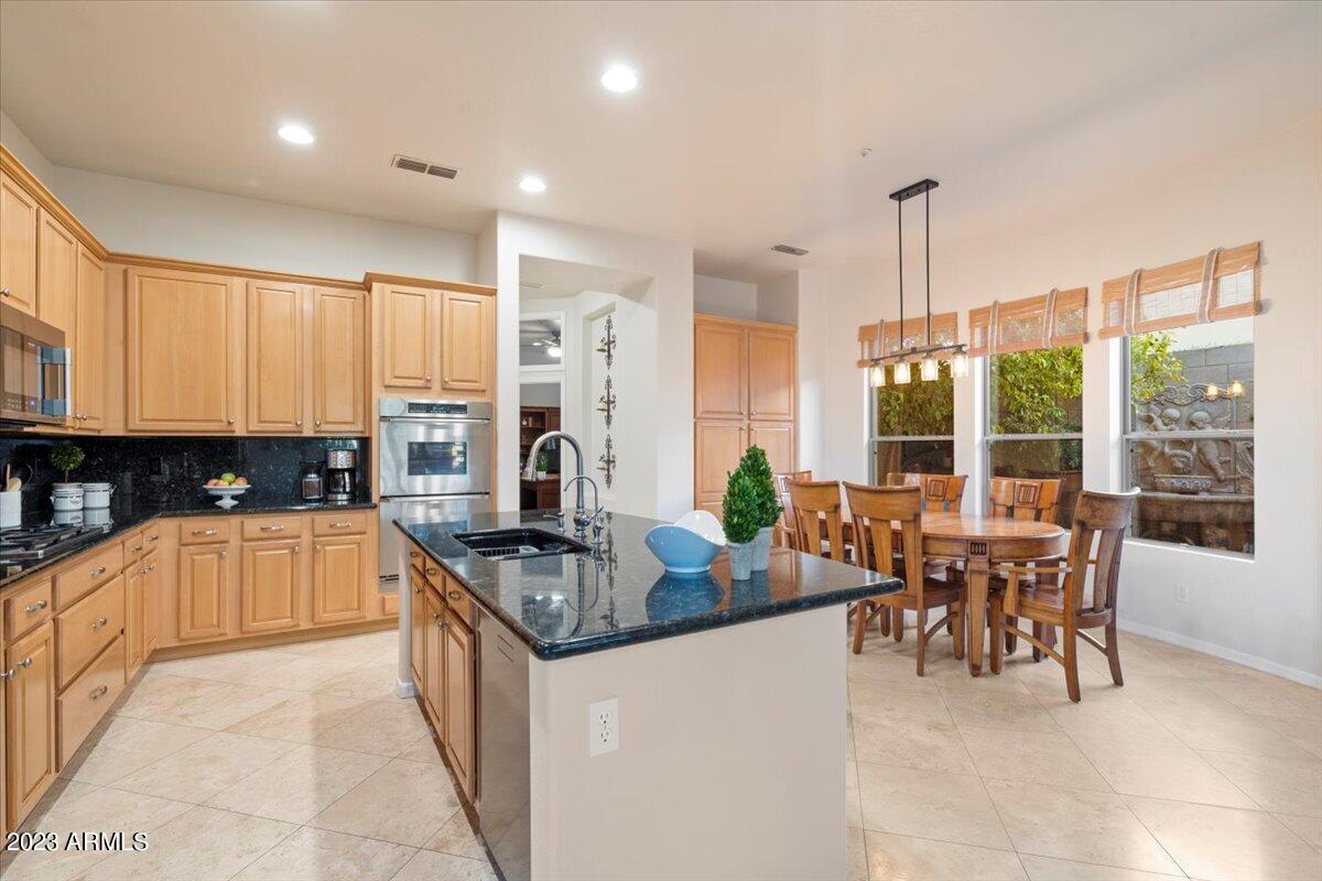 10793 E GELDING Drive