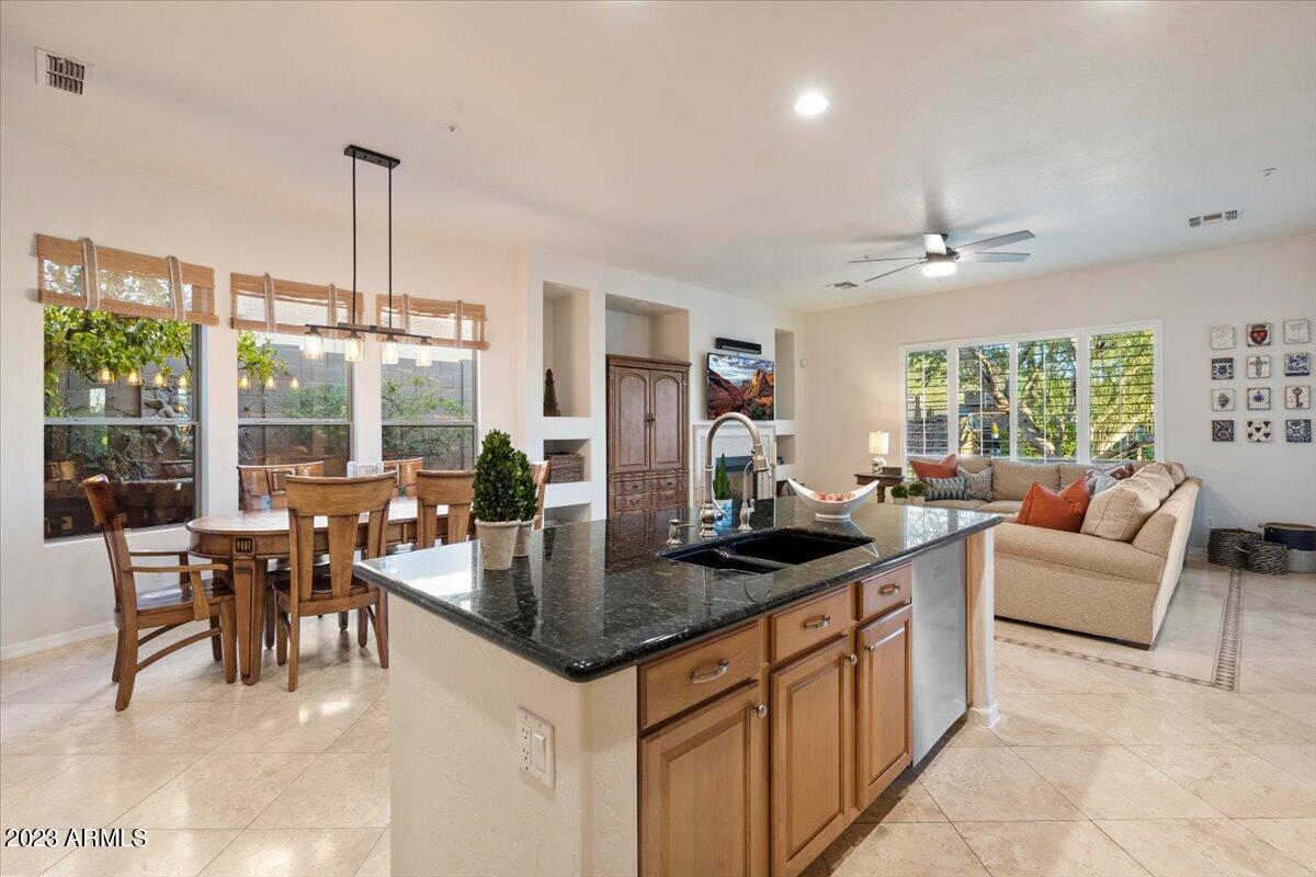 10793 E GELDING Drive