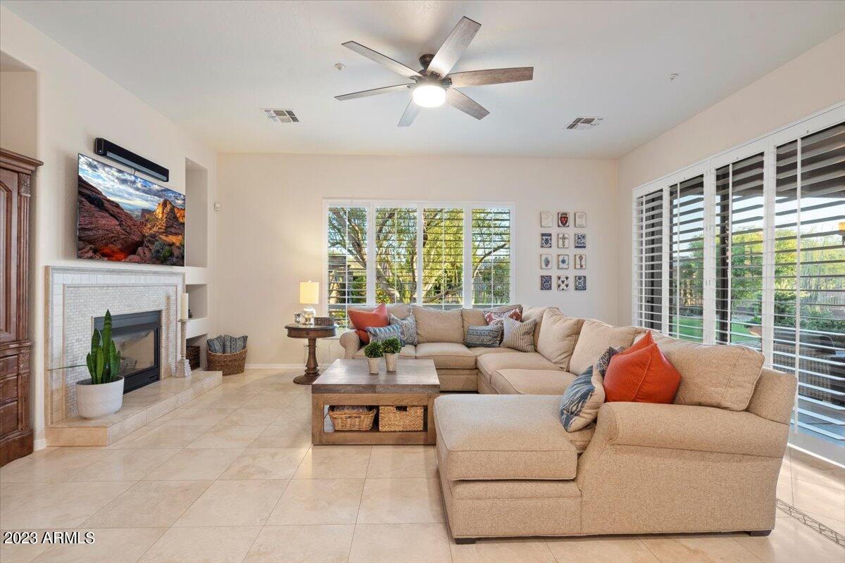 10793 E GELDING Drive