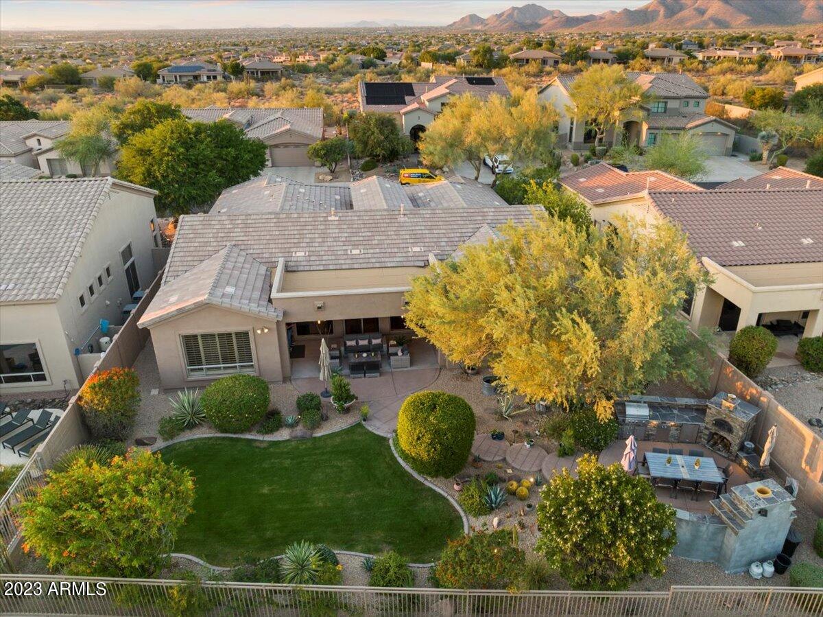 10793 E GELDING Drive