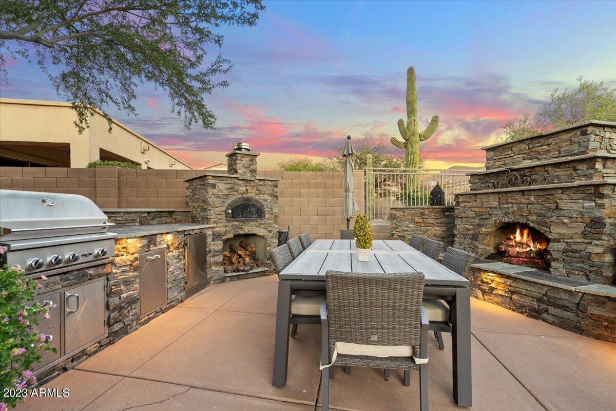 10793 E GELDING Drive