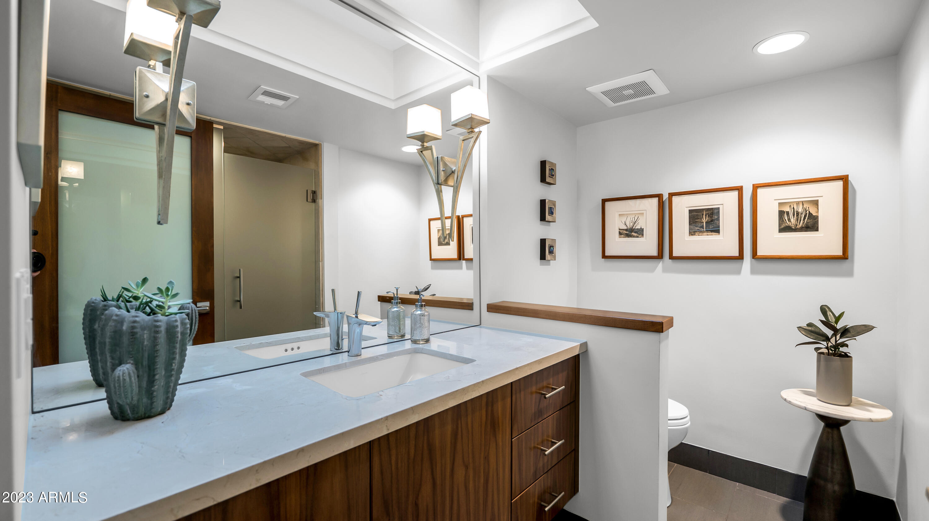 3800 E LINCOLN Drive, 15