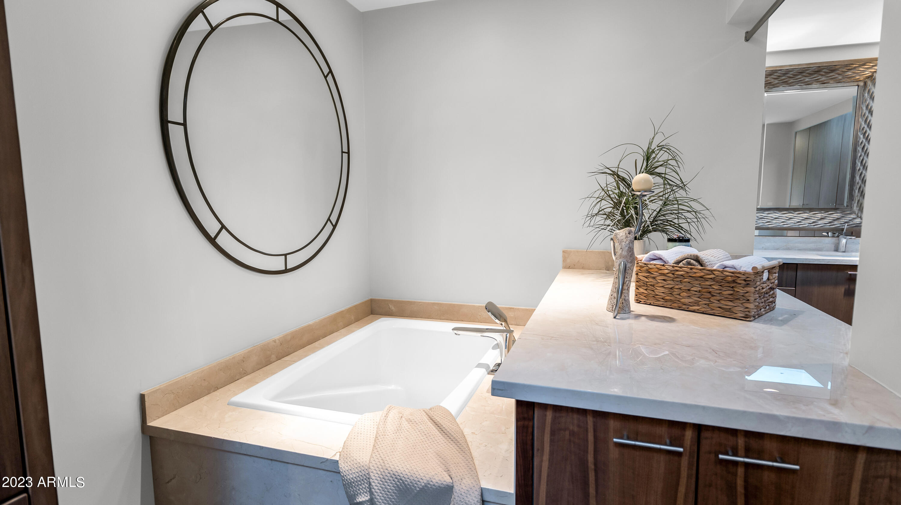 3800 E LINCOLN Drive, 15