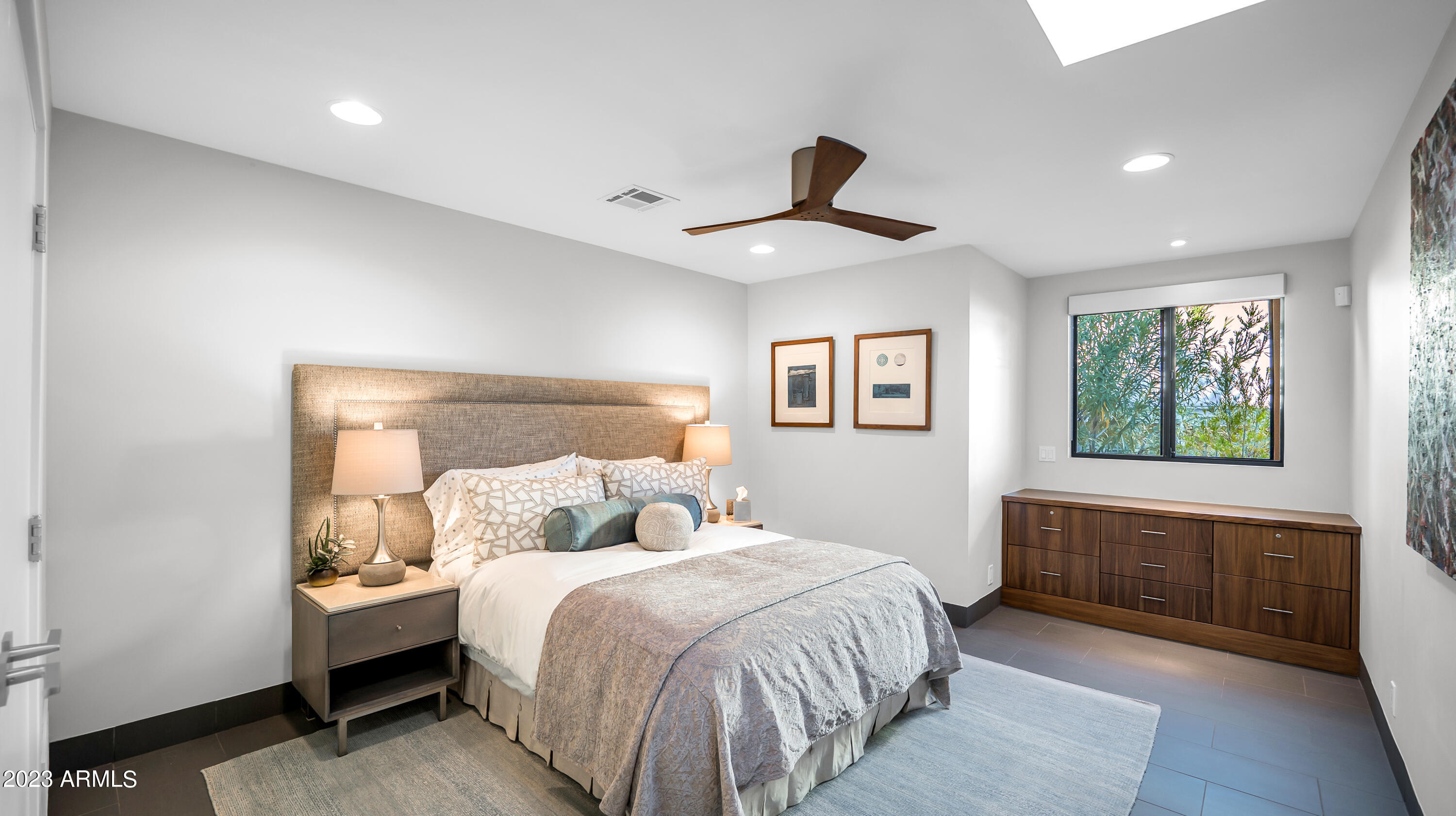 3800 E LINCOLN Drive, 15