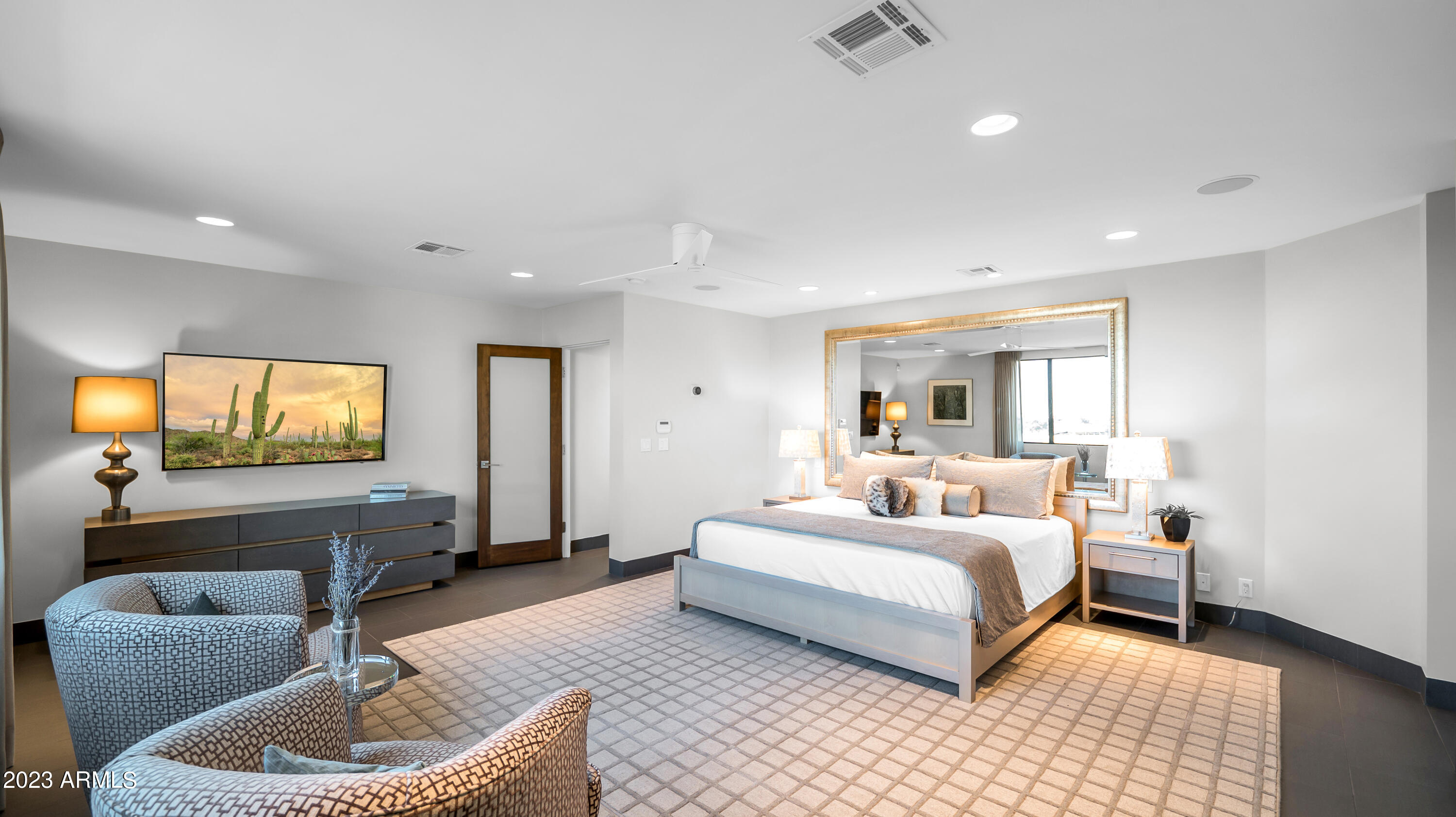 3800 E LINCOLN Drive, 15