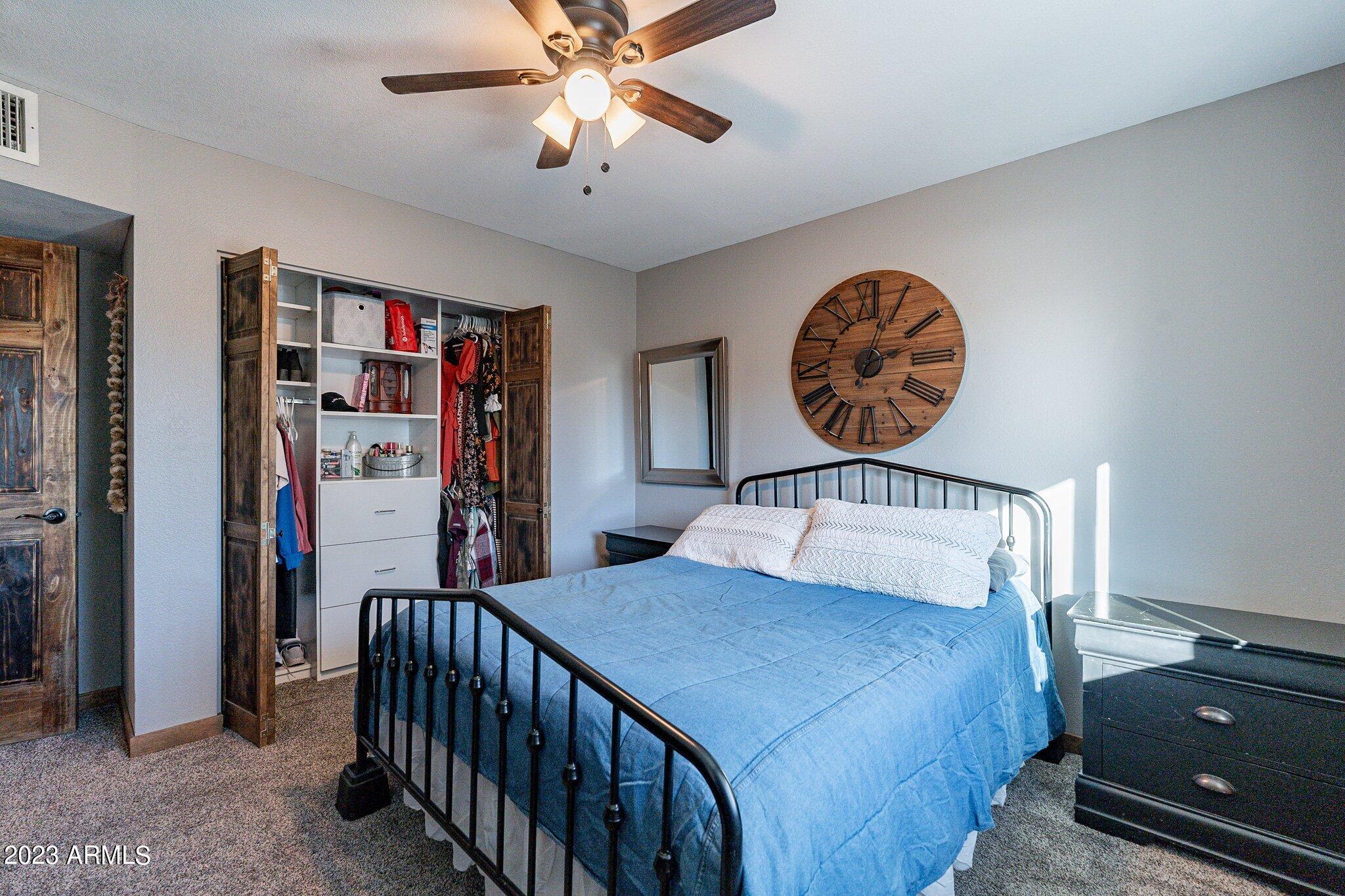 2512 E LEONORA Street