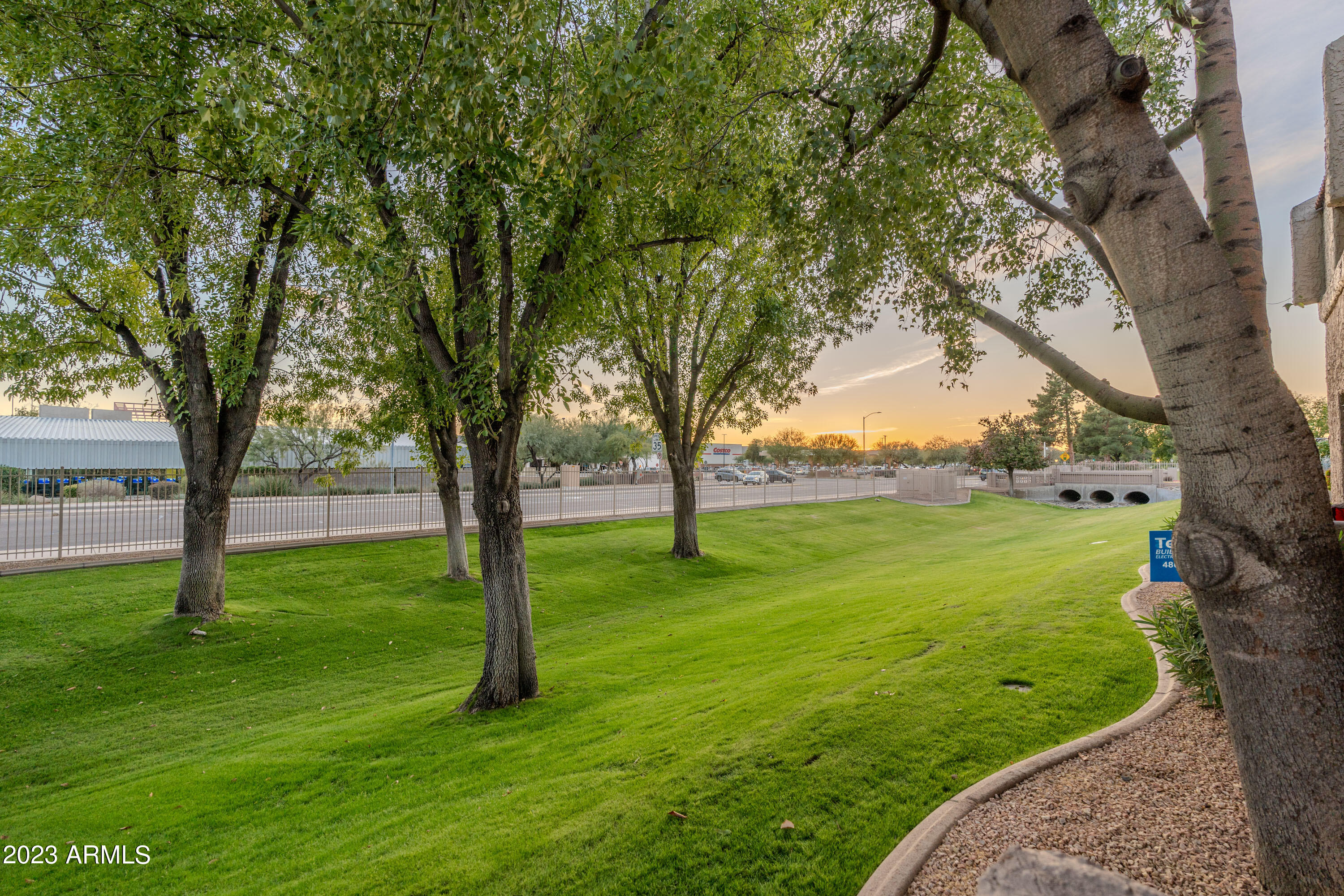 4554 E PARADISE VILLAGE Parkway N, 104