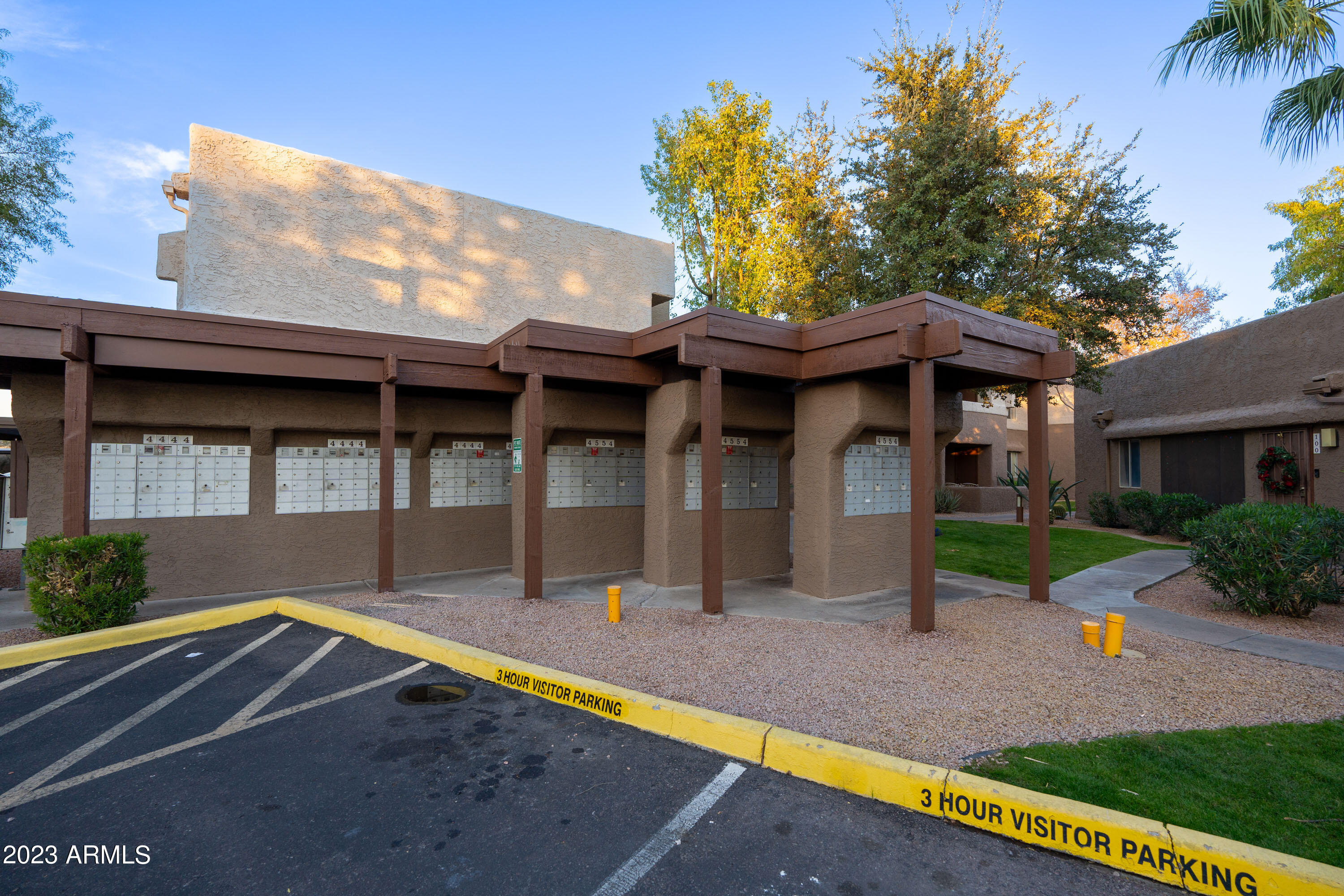 4554 E PARADISE VILLAGE Parkway N, 104