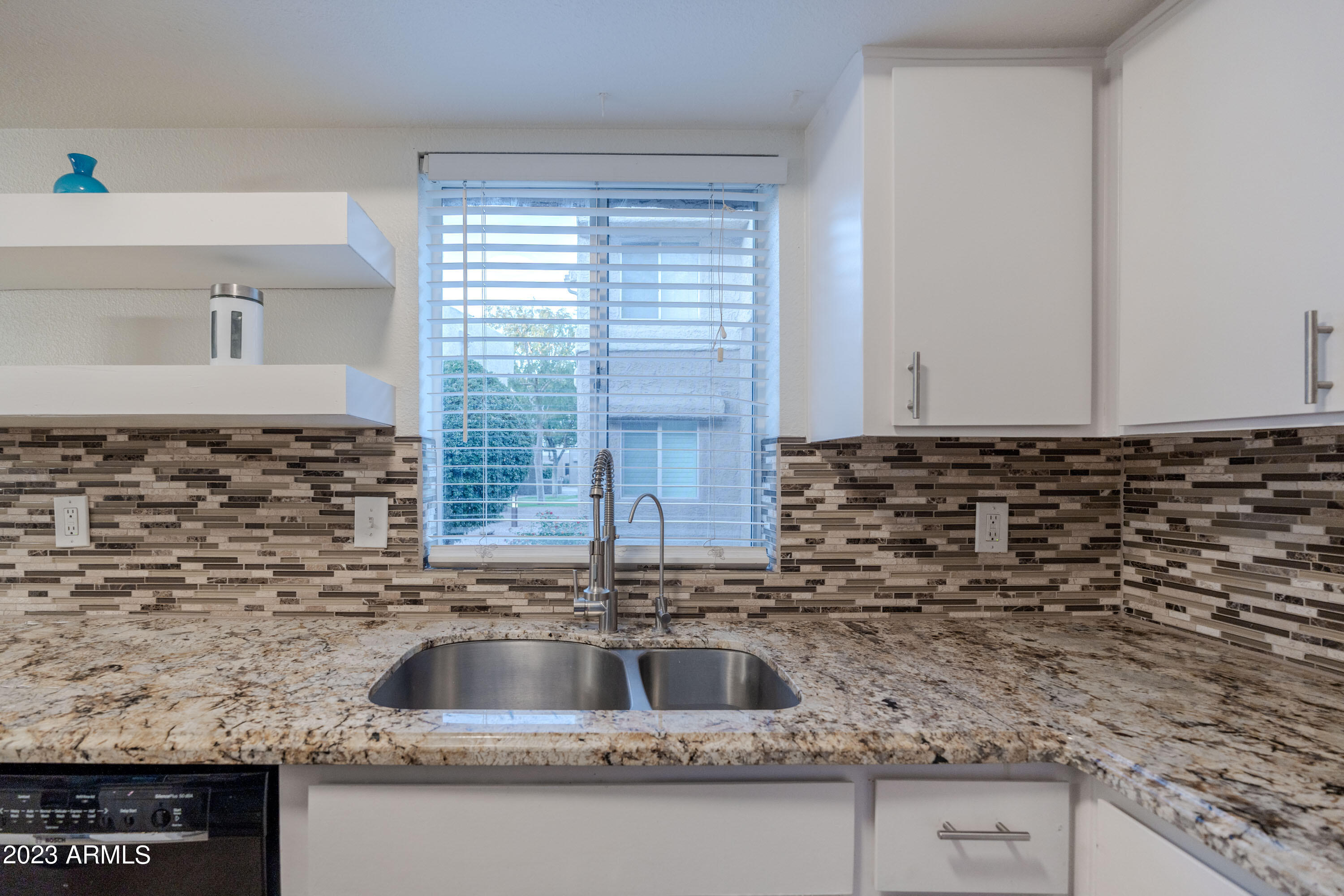 4554 E PARADISE VILLAGE Parkway N, 104