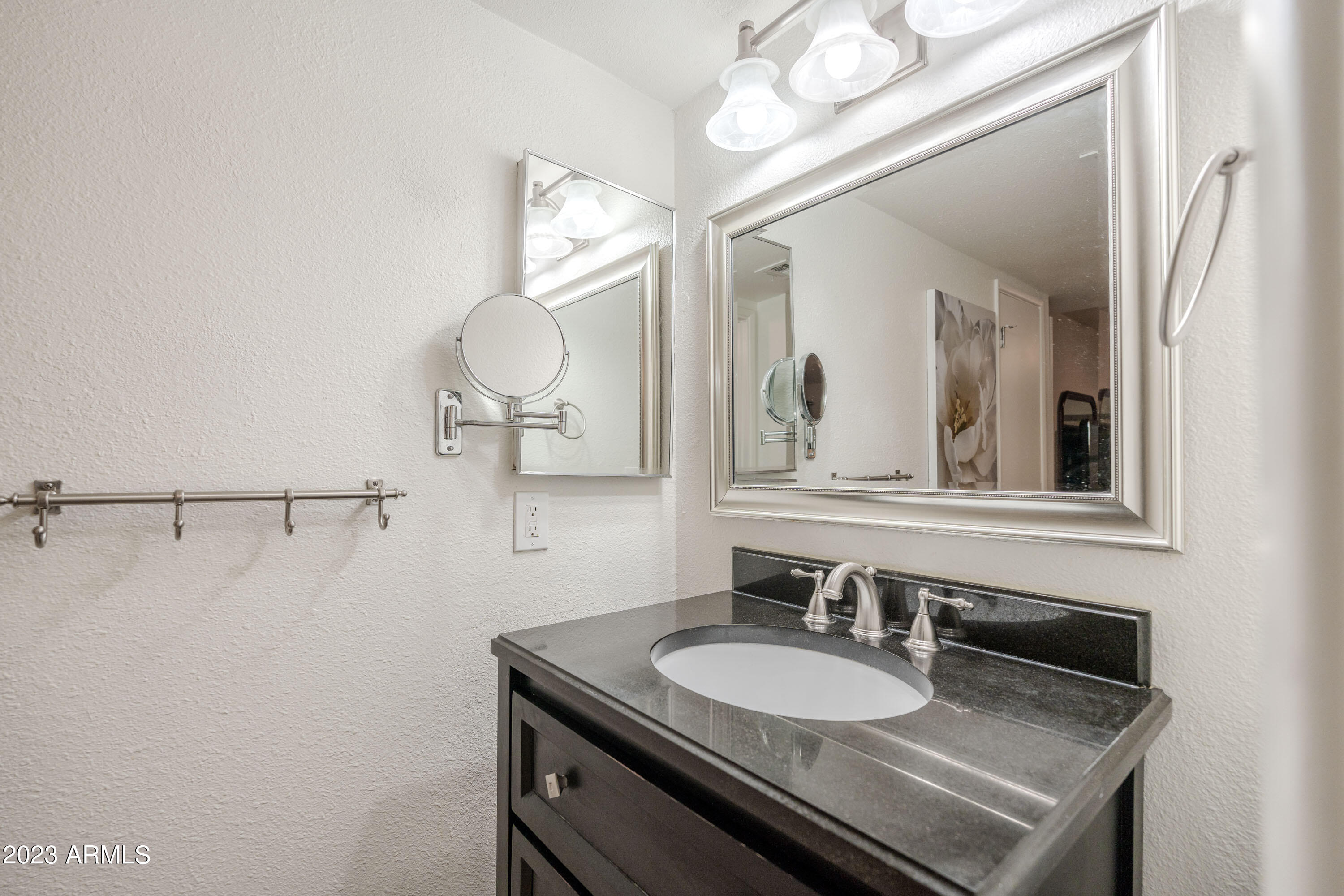 4554 E PARADISE VILLAGE Parkway N, 104