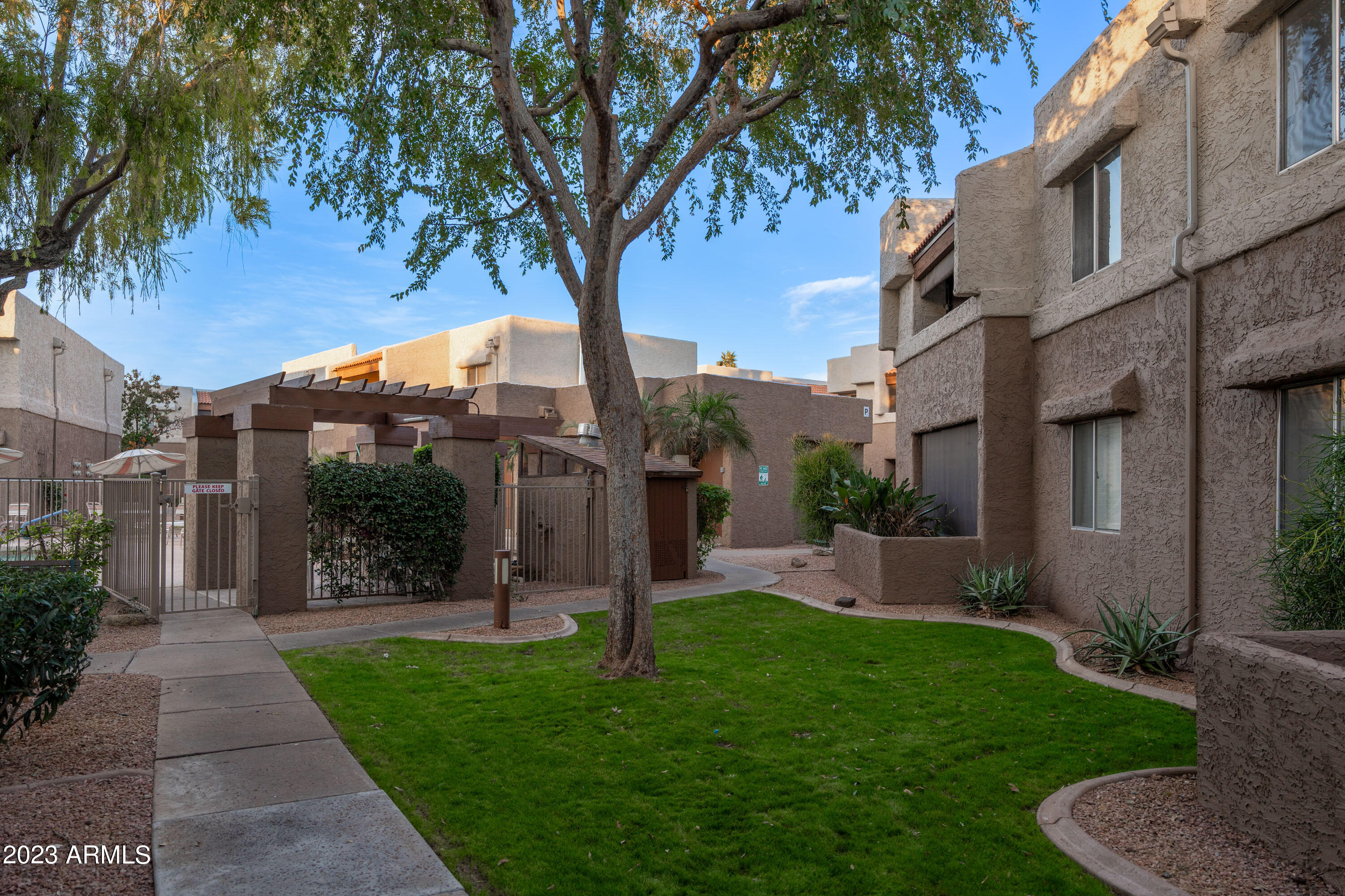 4554 E PARADISE VILLAGE Parkway N, 104