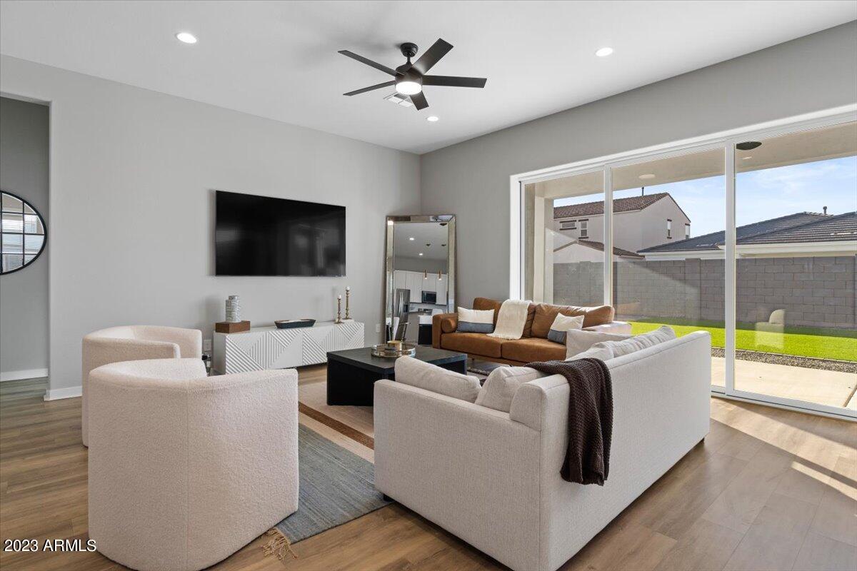 10035 E TALON Avenue