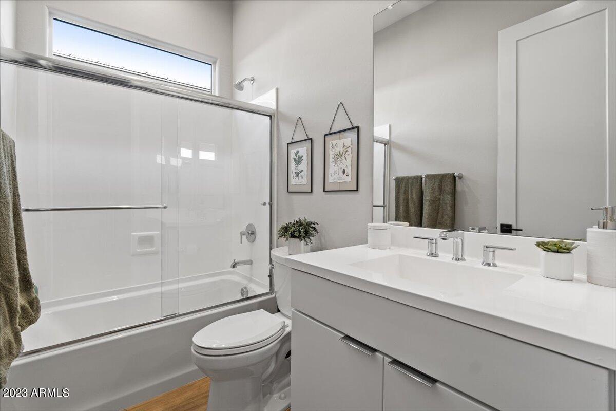 10035 E TALON Avenue