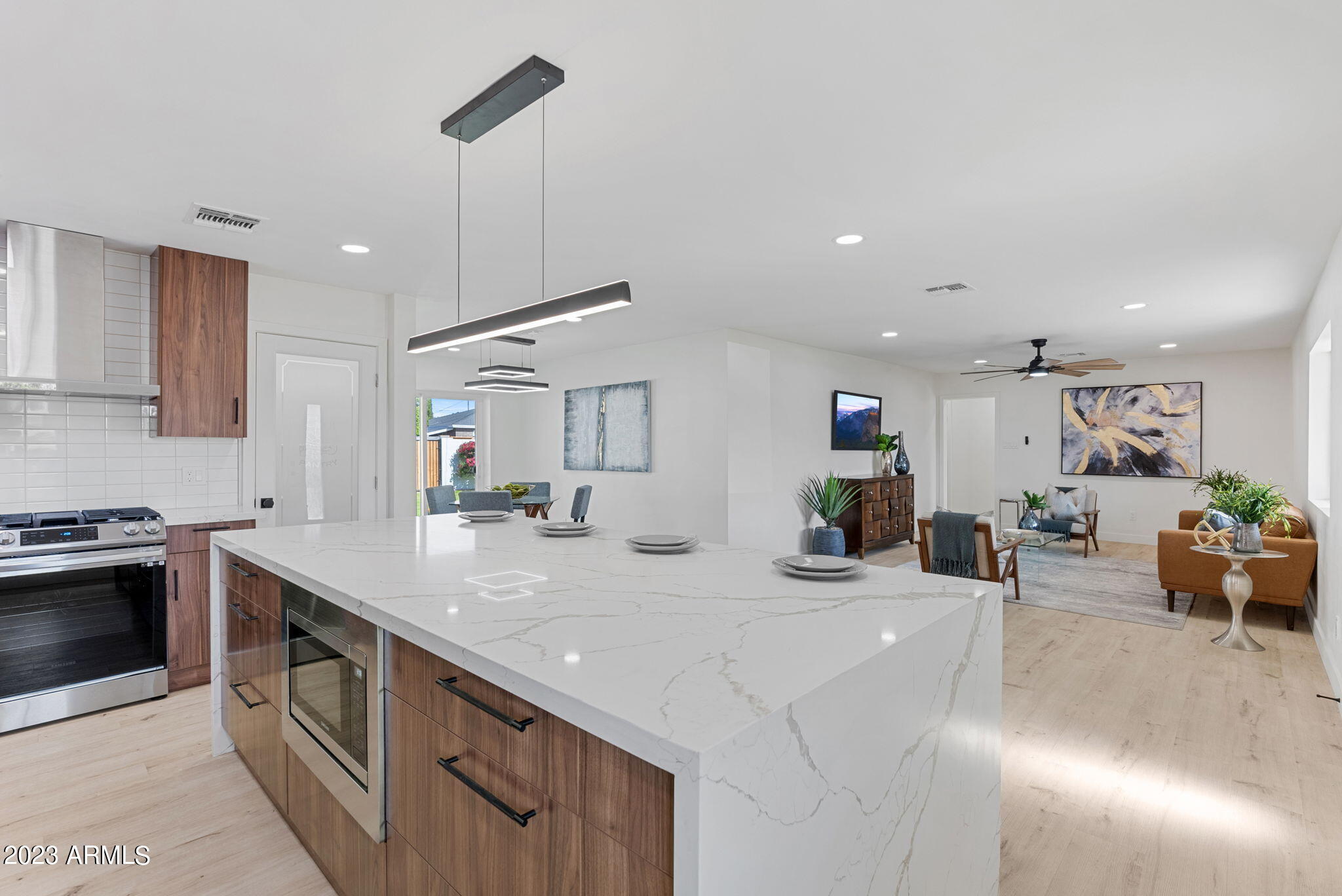 934 E CAVALIER Drive