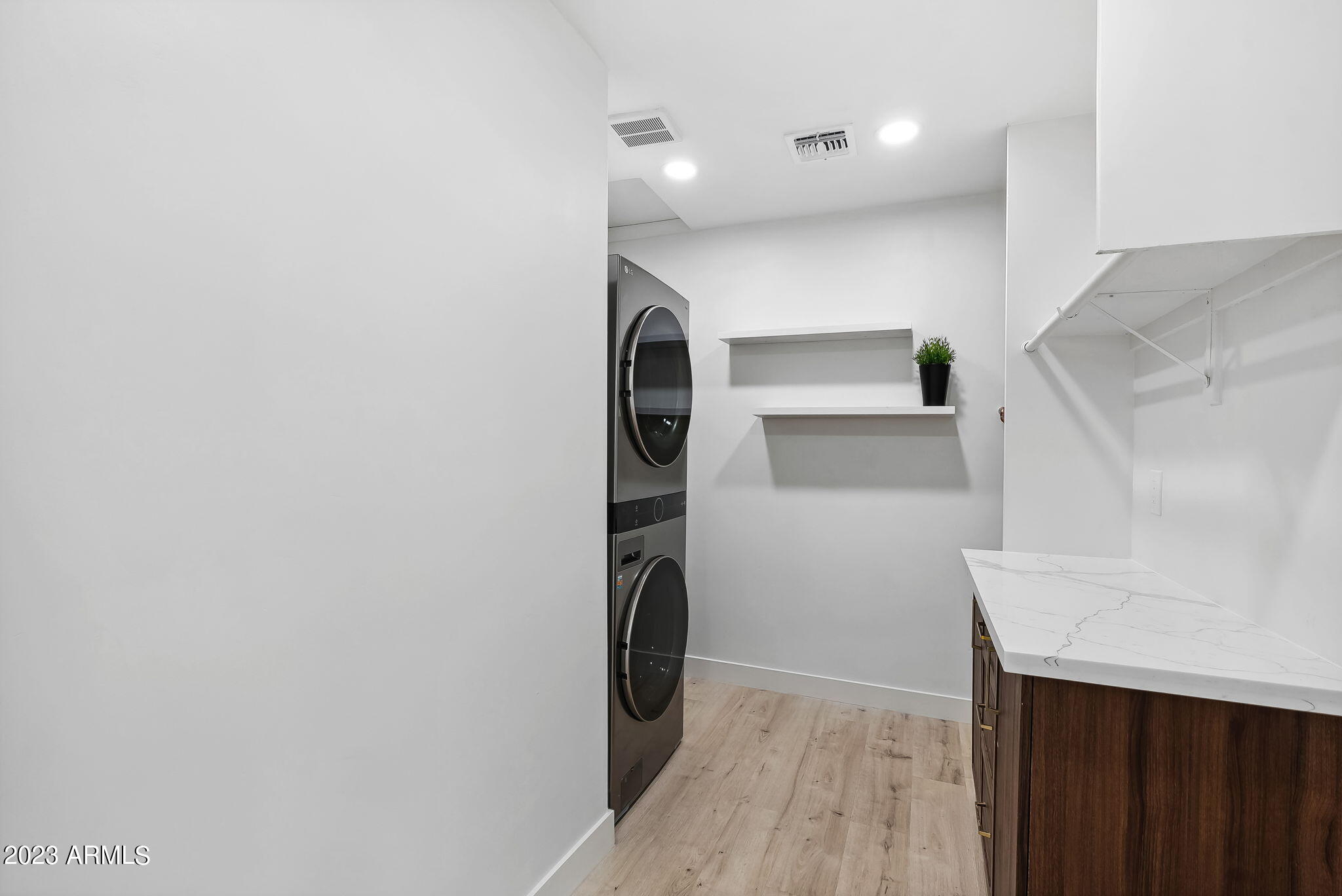 934 E CAVALIER Drive