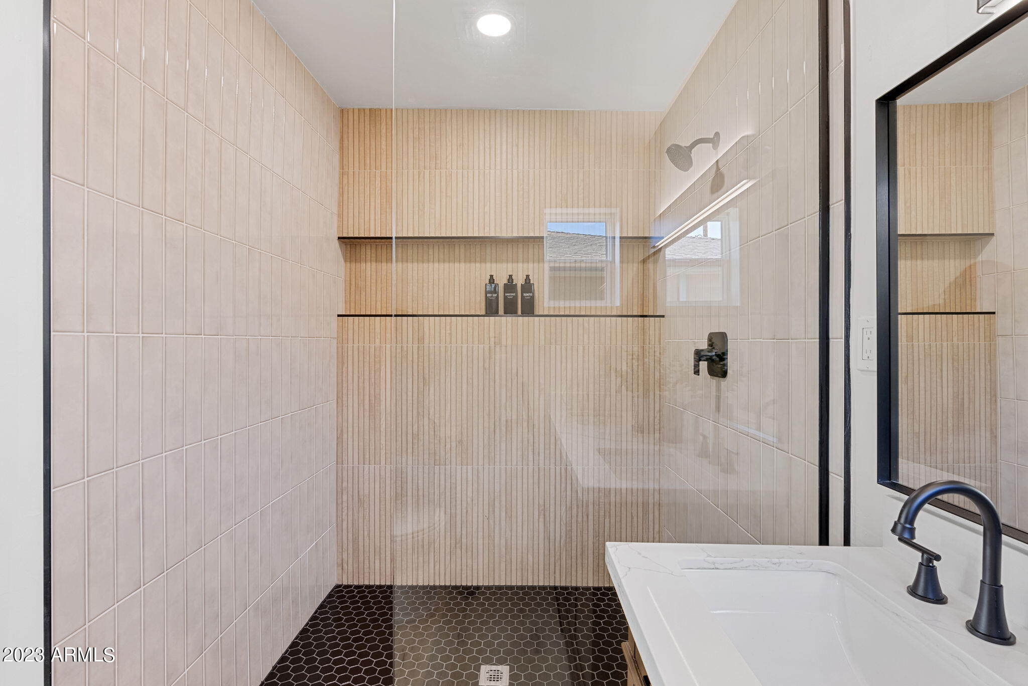 934 E CAVALIER Drive
