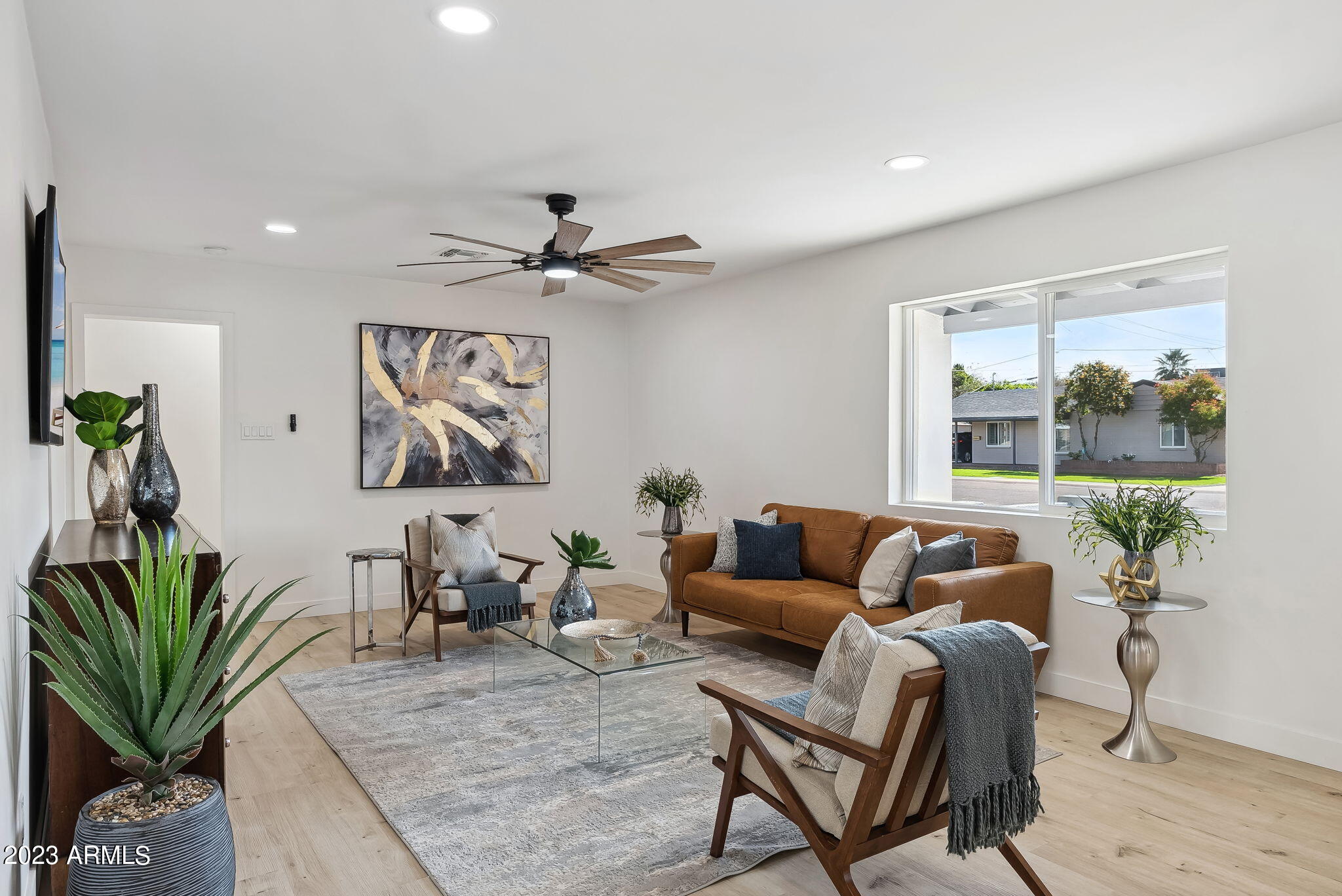 934 E CAVALIER Drive