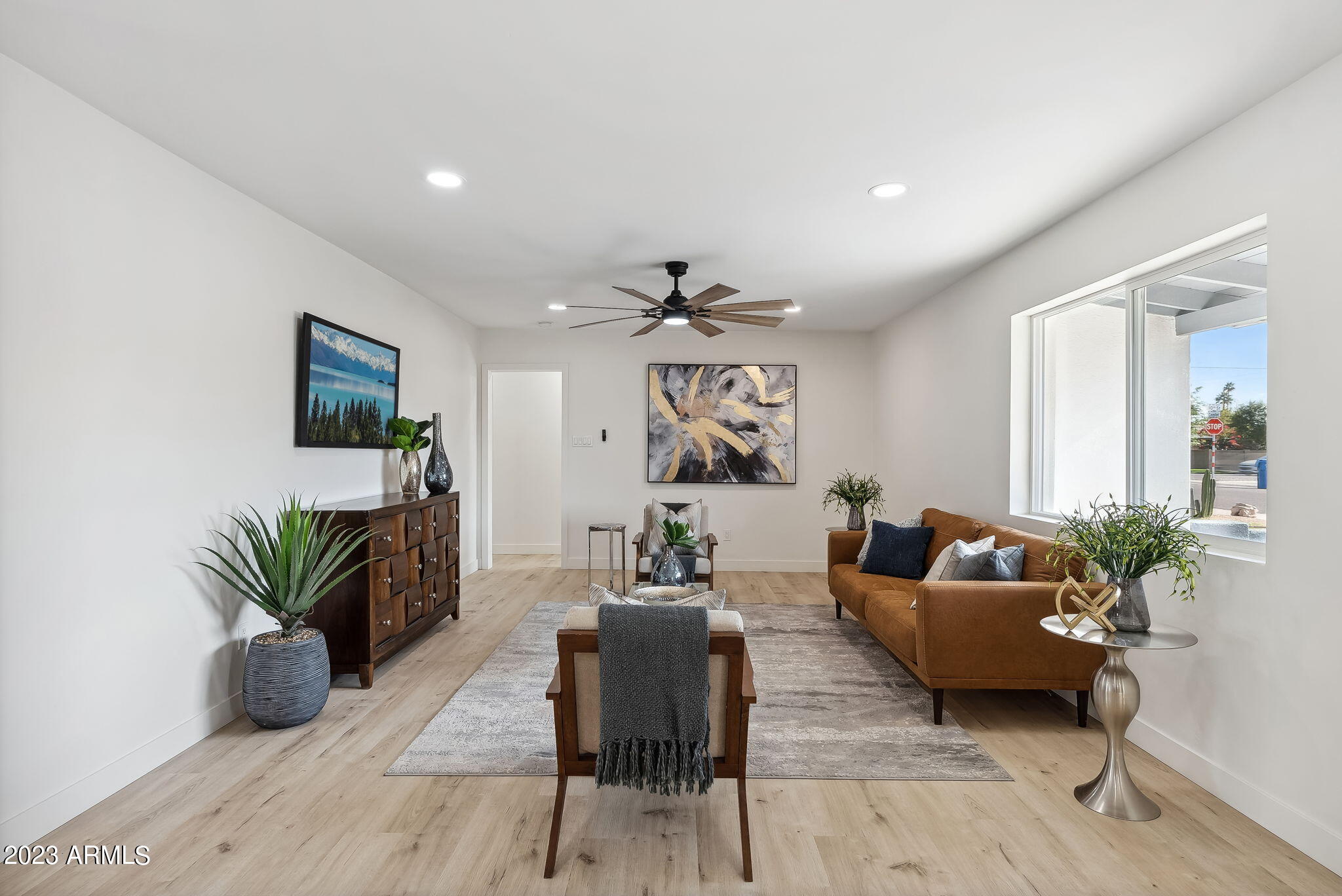 934 E CAVALIER Drive