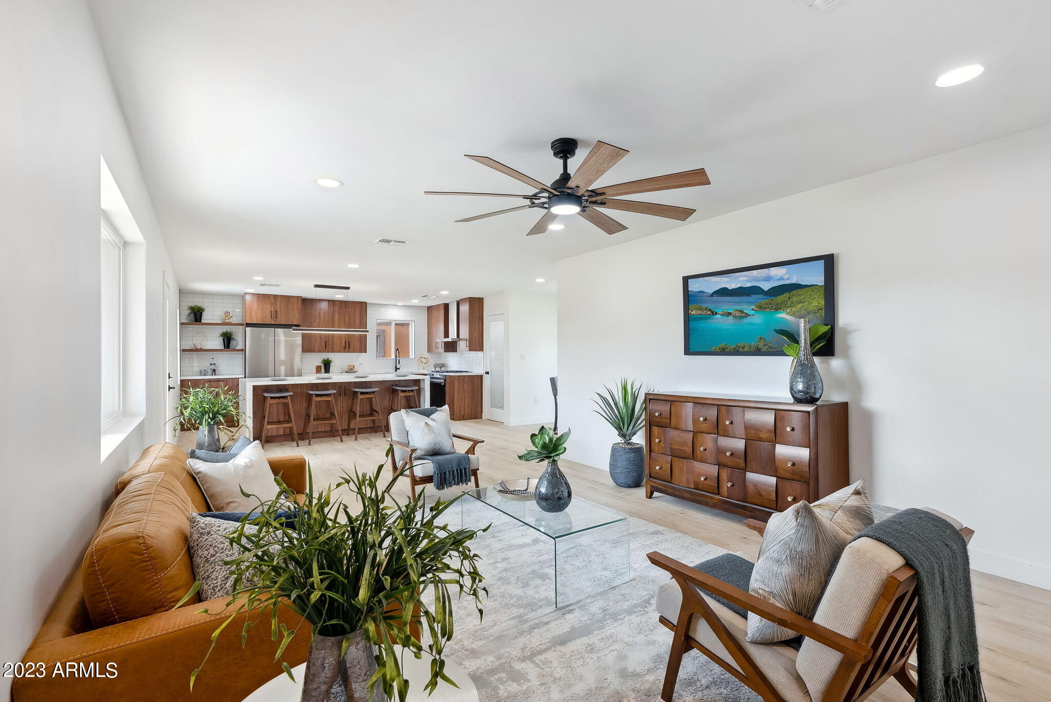 934 E CAVALIER Drive