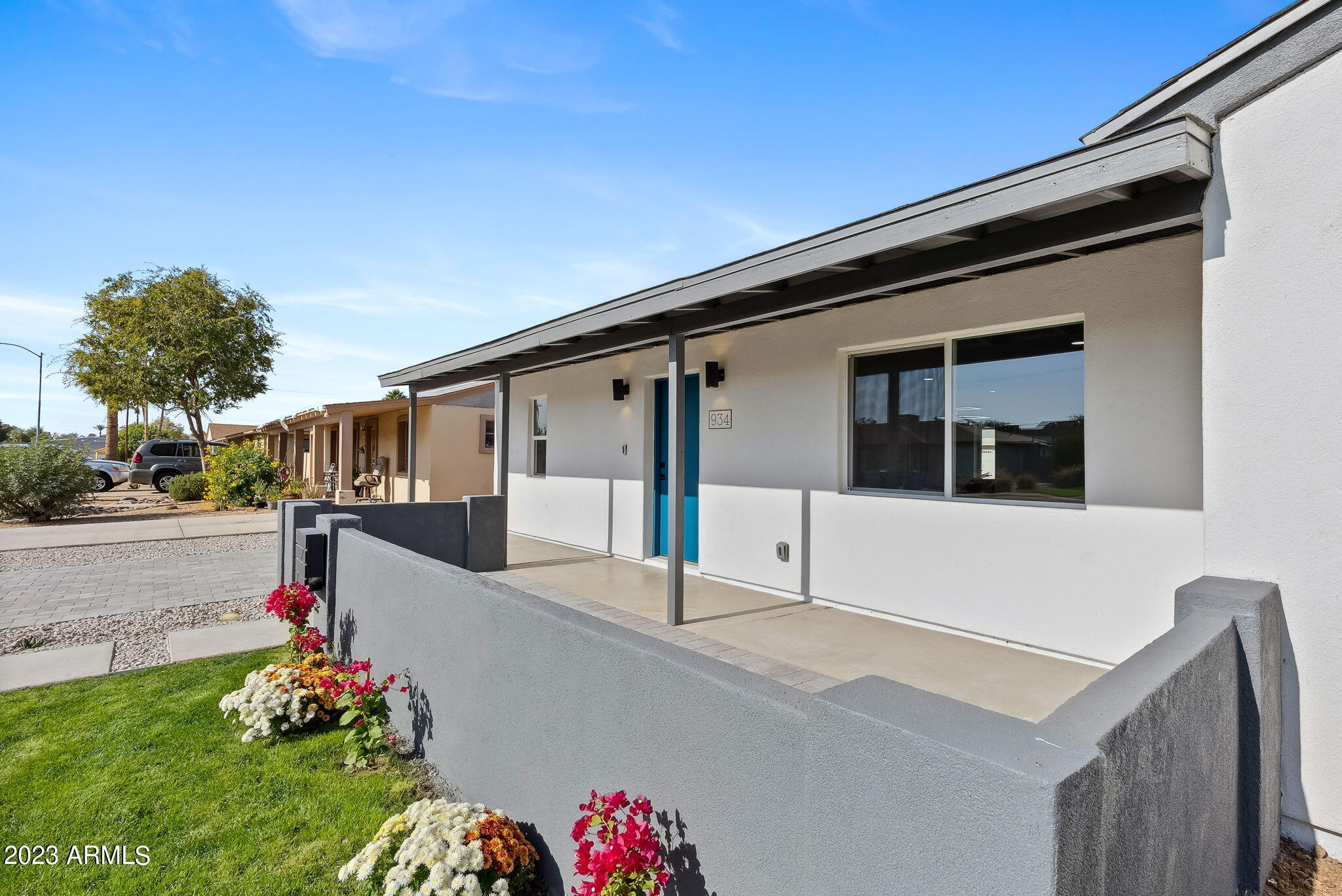 934 E CAVALIER Drive