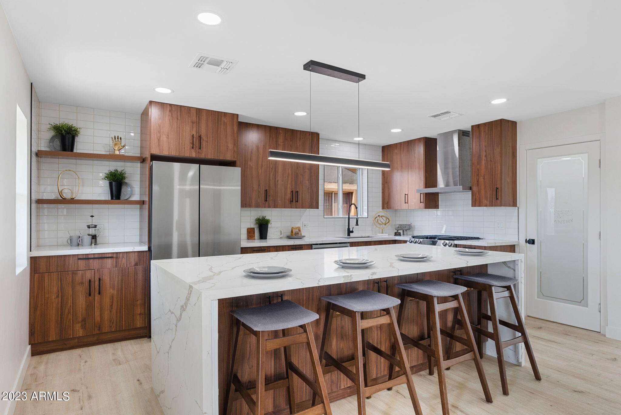 934 E CAVALIER Drive