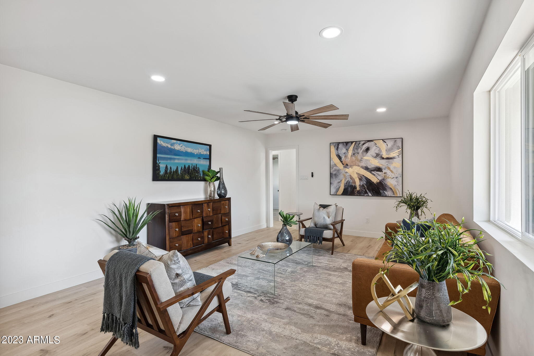 934 E CAVALIER Drive