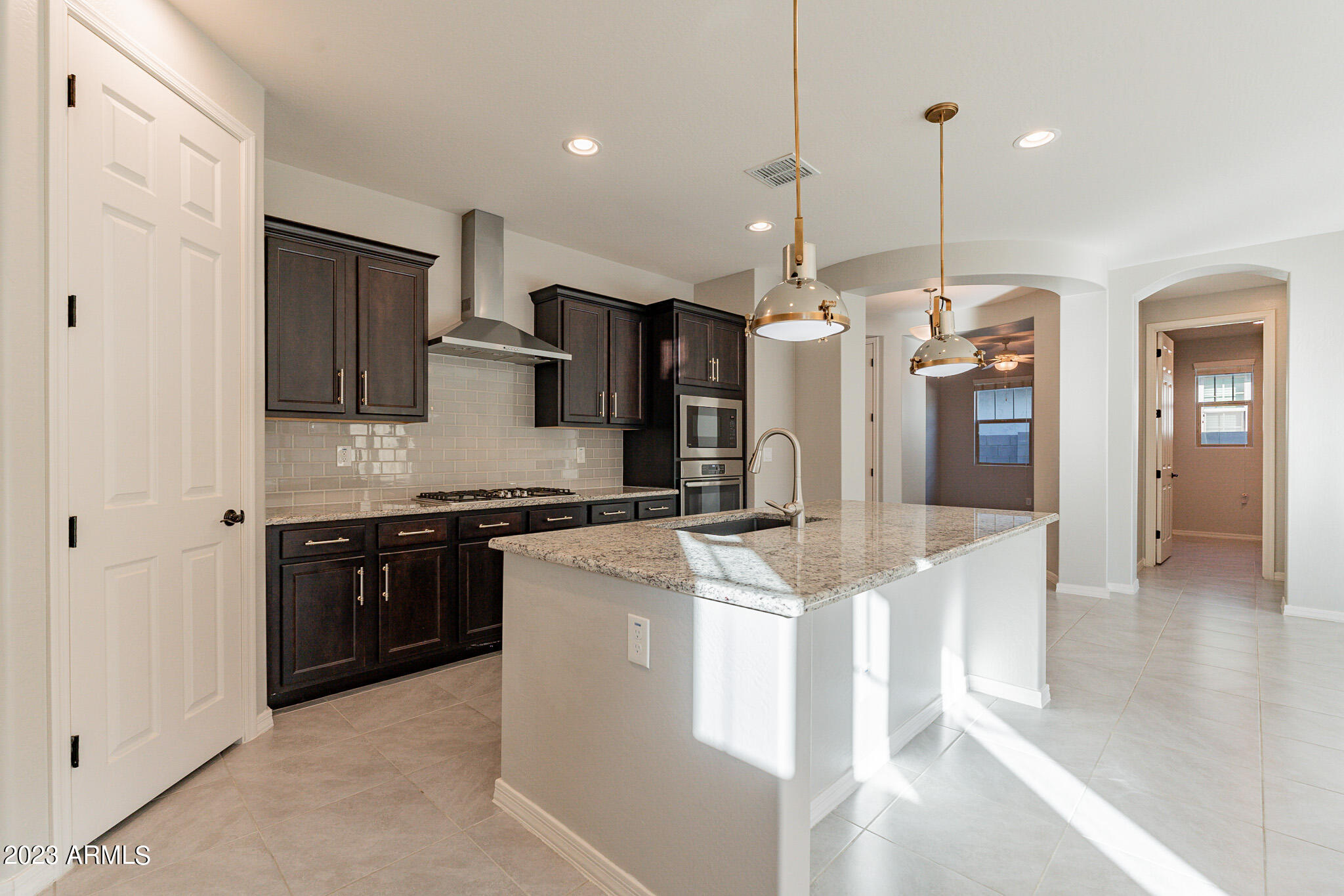 3851 E PERKINSVILLE Street