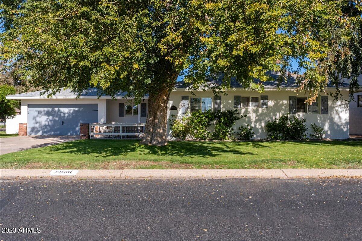 5038 E CLARENDON Avenue