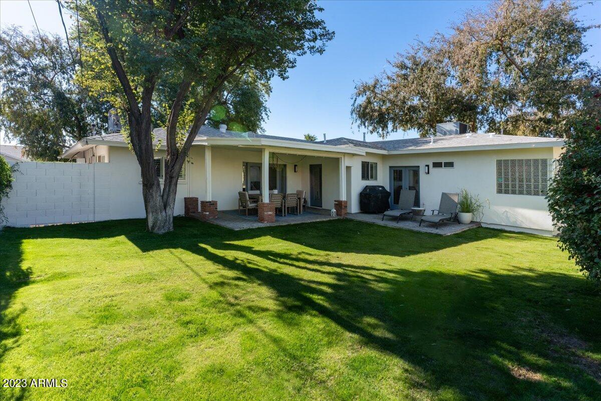 5038 E CLARENDON Avenue