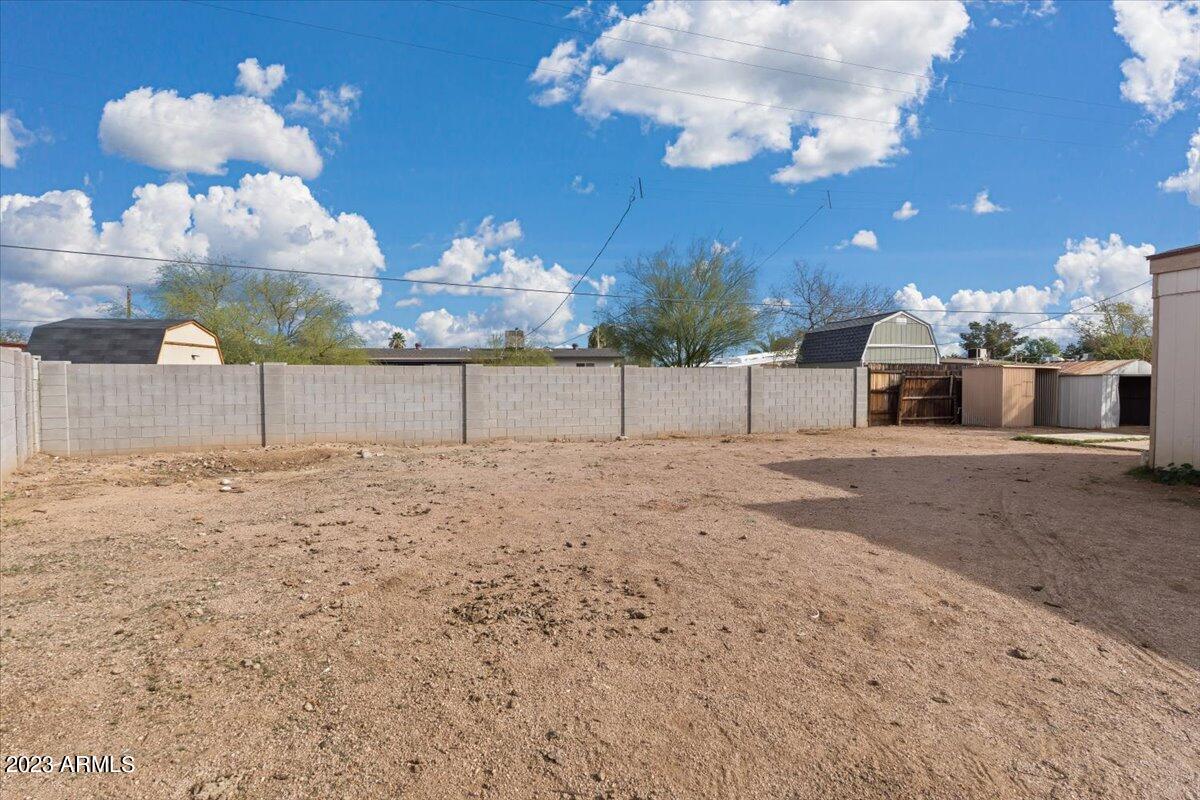 7726 E BEATRICE Street