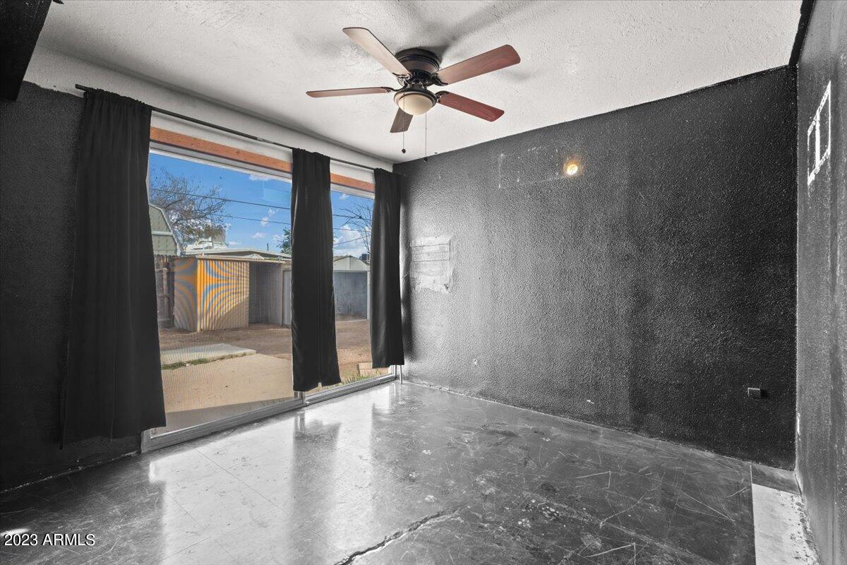 7726 E BEATRICE Street