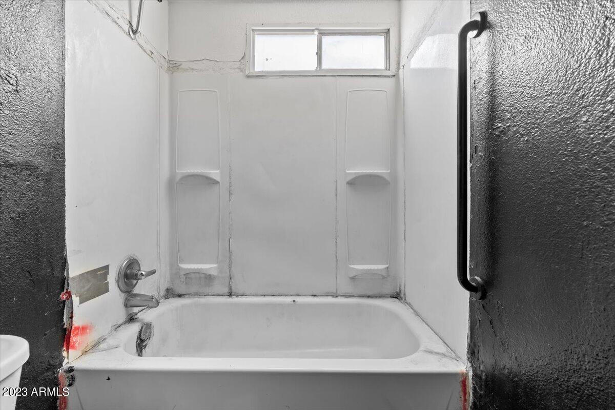 7726 E BEATRICE Street