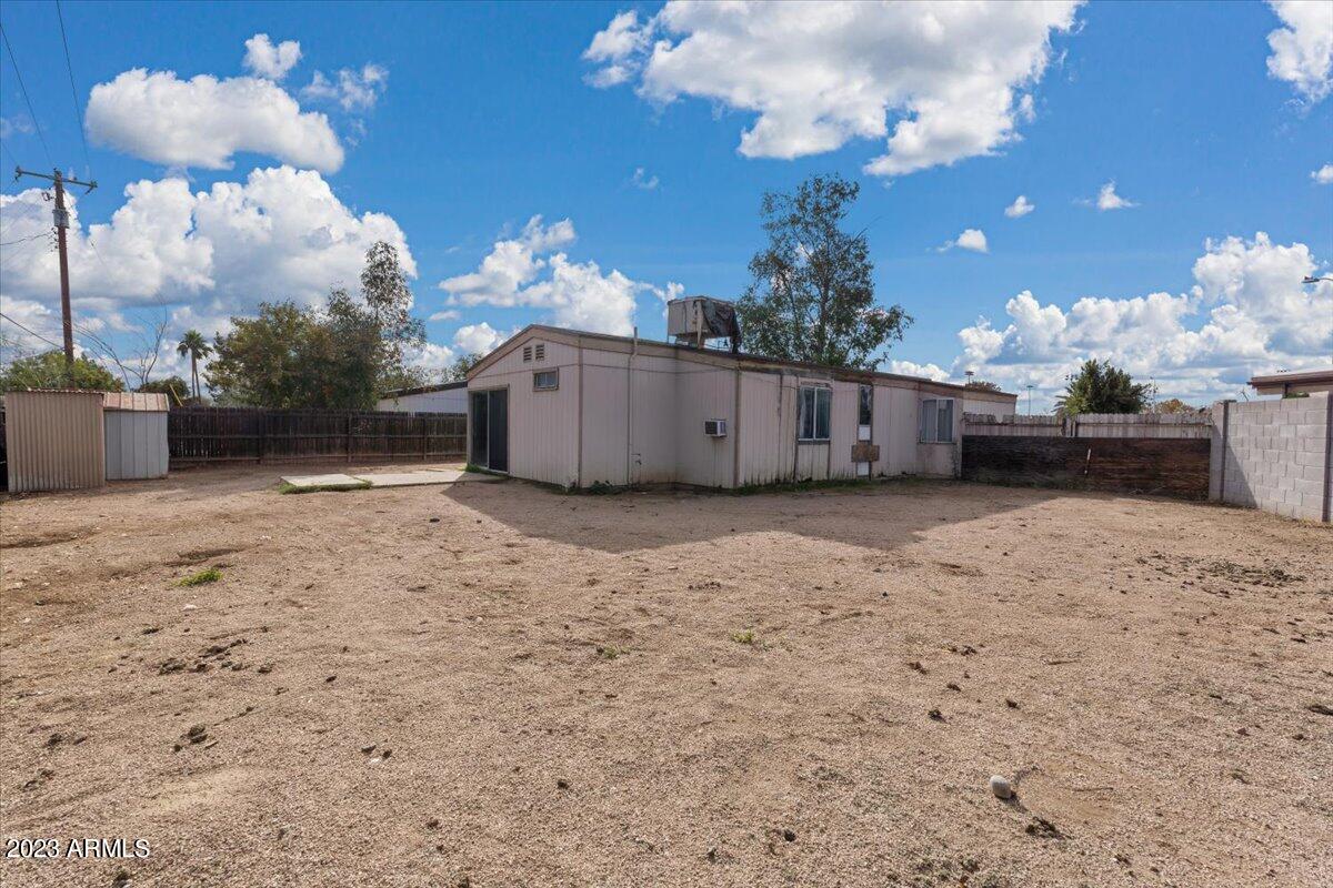 7726 E BEATRICE Street