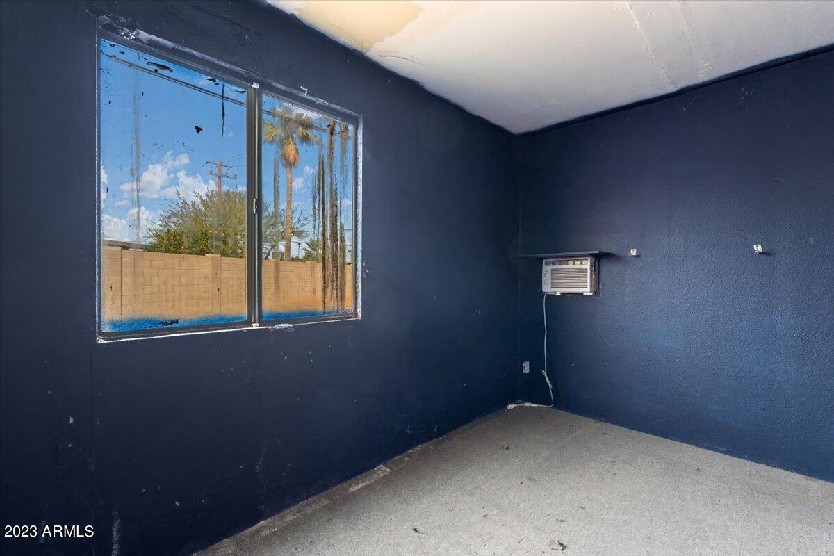 7726 E BEATRICE Street