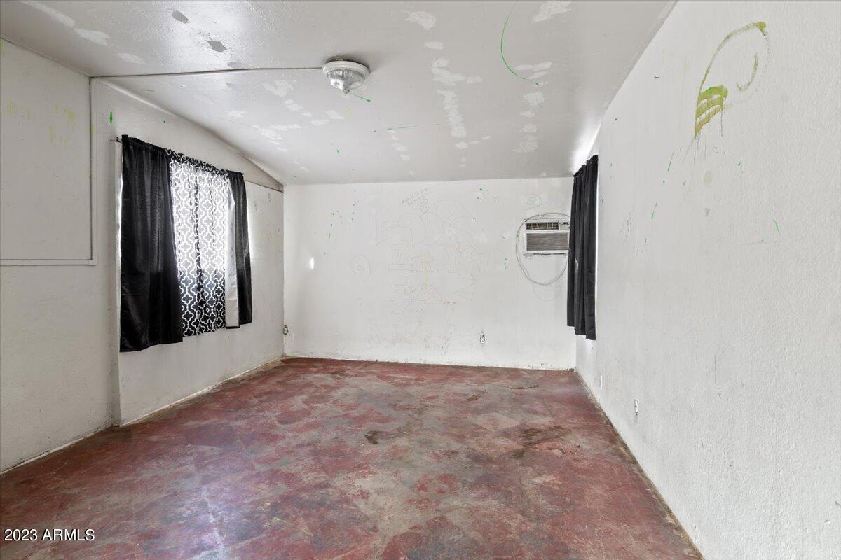 7726 E BEATRICE Street