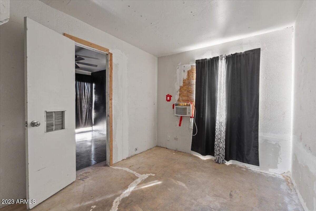 7726 E BEATRICE Street