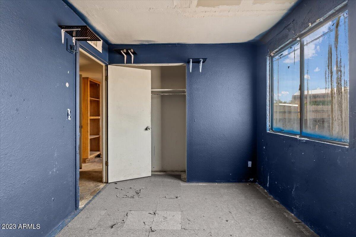 7726 E BEATRICE Street