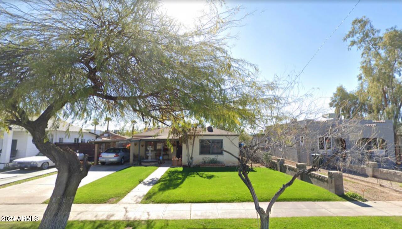 1427 E PIERCE Street