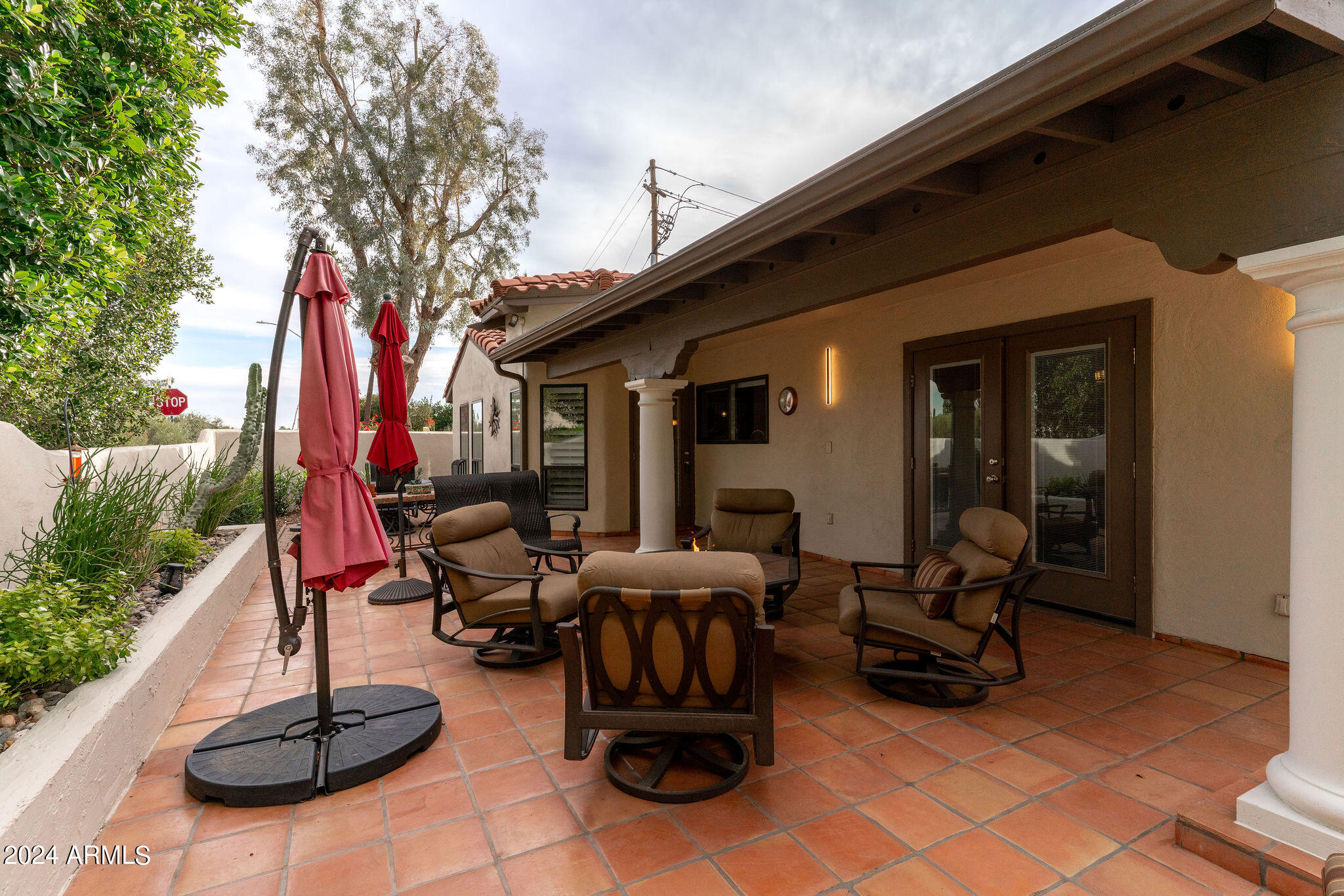 7360 E LINCOLN Drive # 1