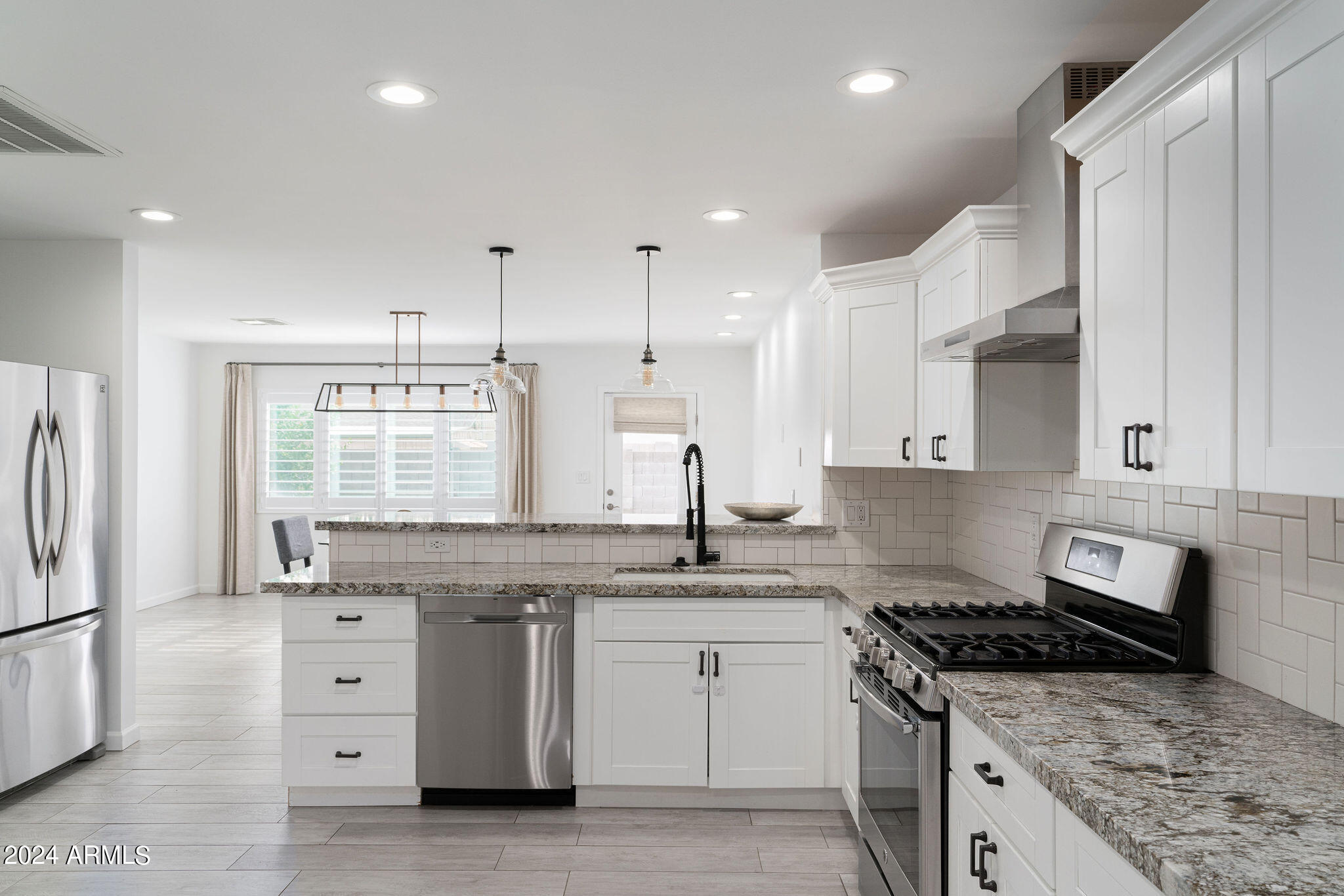 929 E CAVALIER Drive