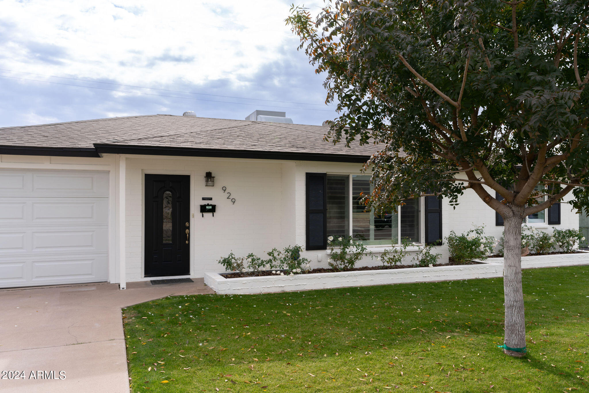929 E CAVALIER Drive